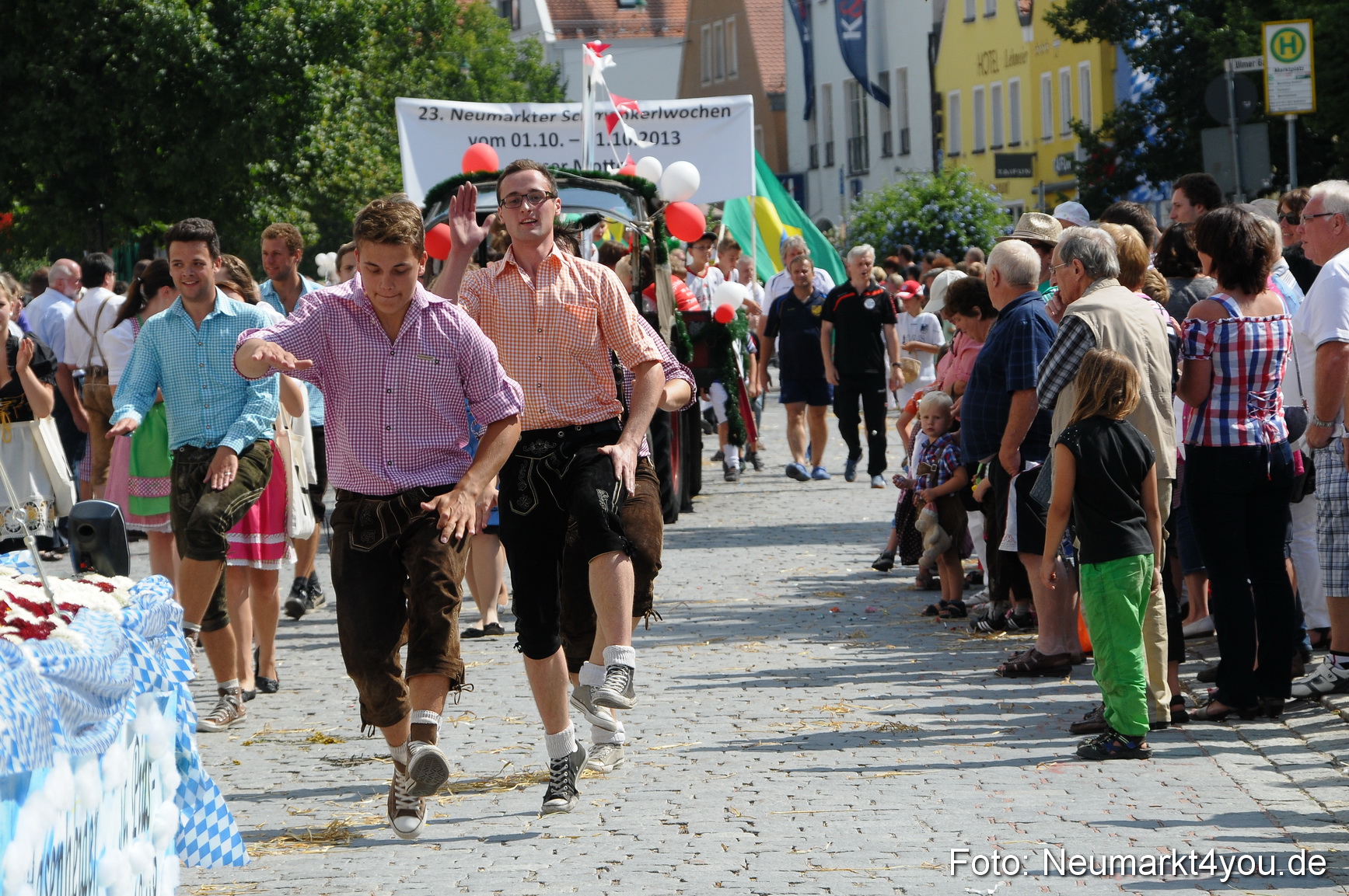 Volksfestzug Neumarkt 110813 0570