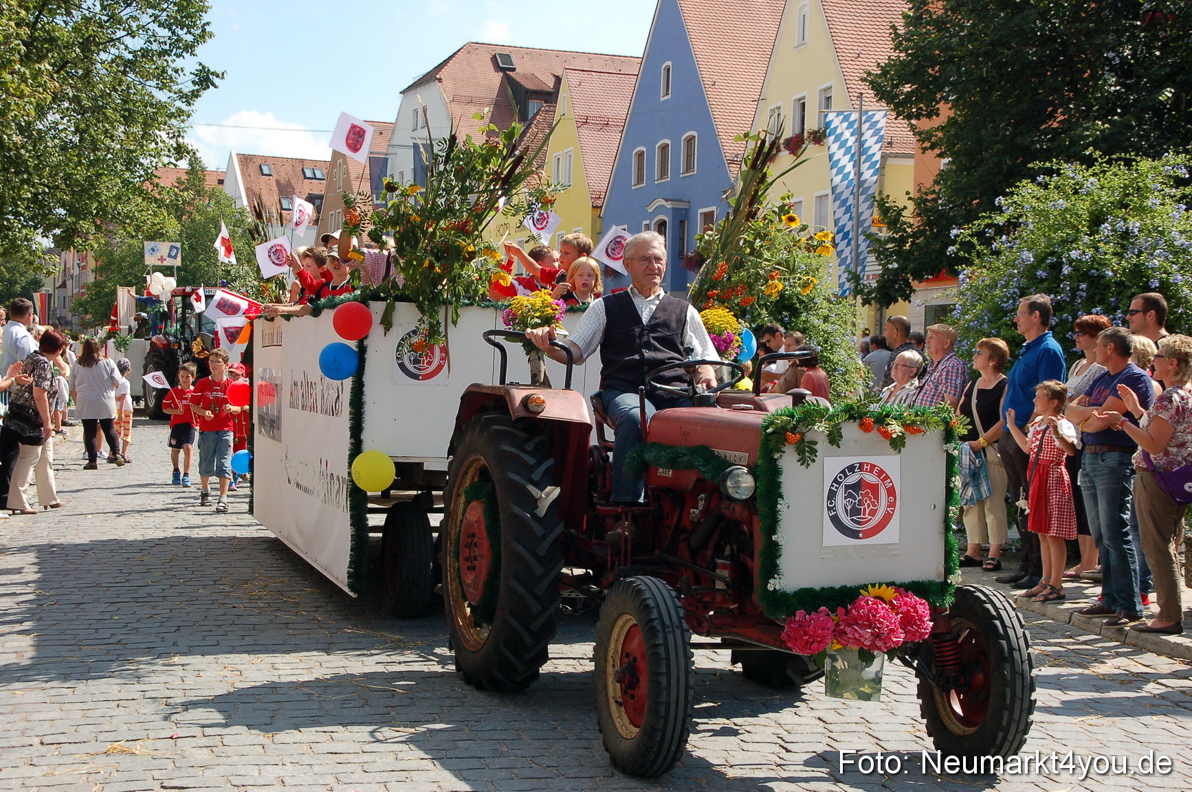Volksfestzug Neumarkt 110813 0572