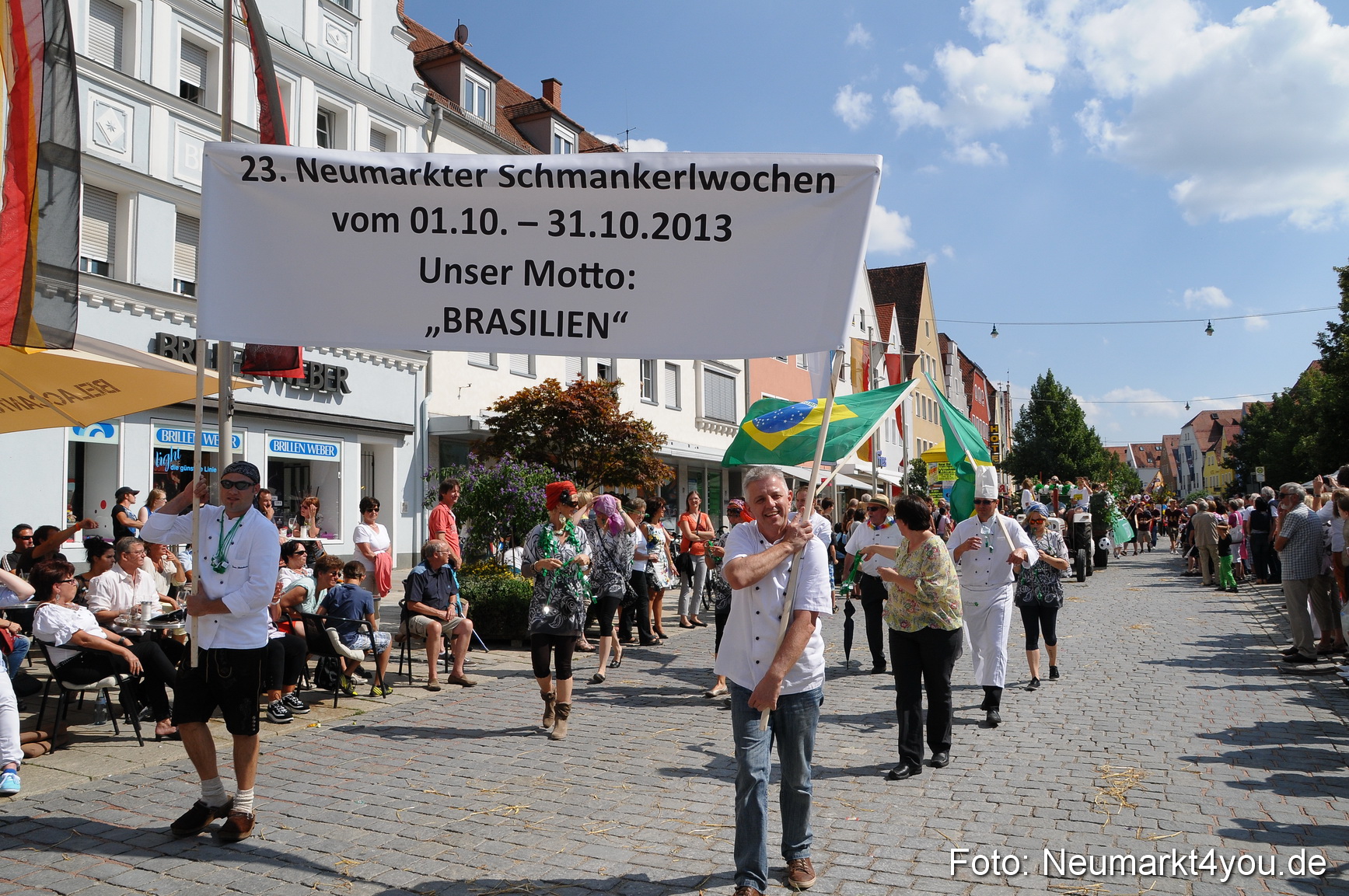 Volksfestzug Neumarkt 110813 0577