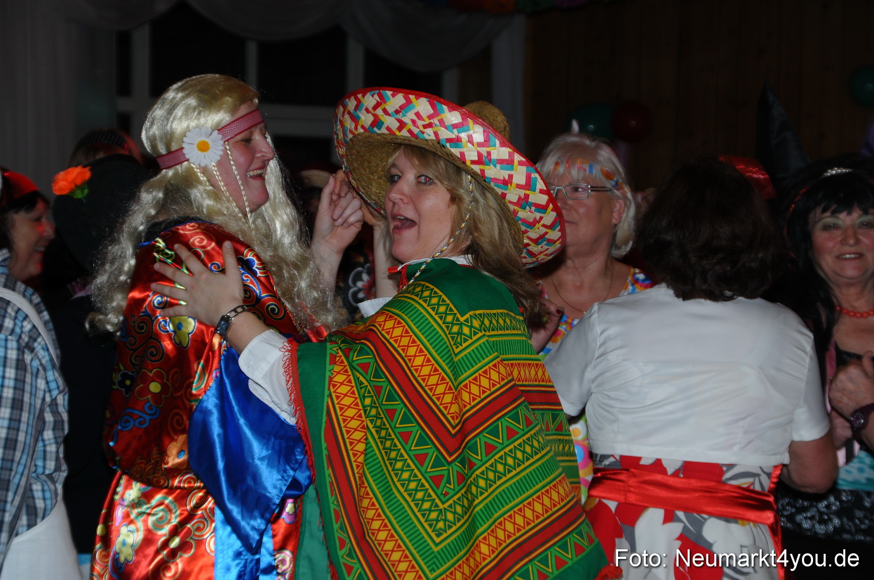 Weiberfasching Neumarkt 070213 0013