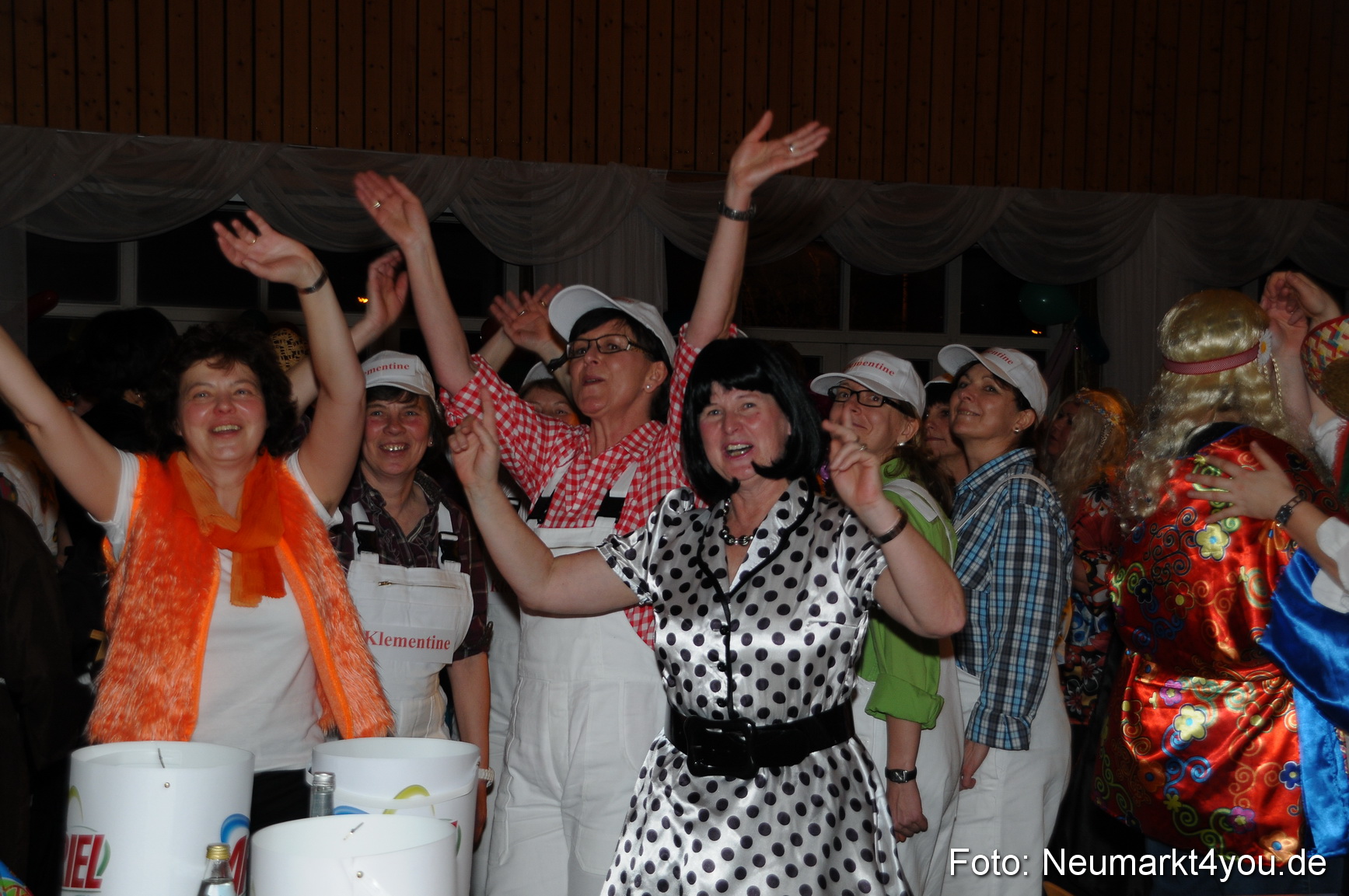 Weiberfasching Neumarkt 070213 0015