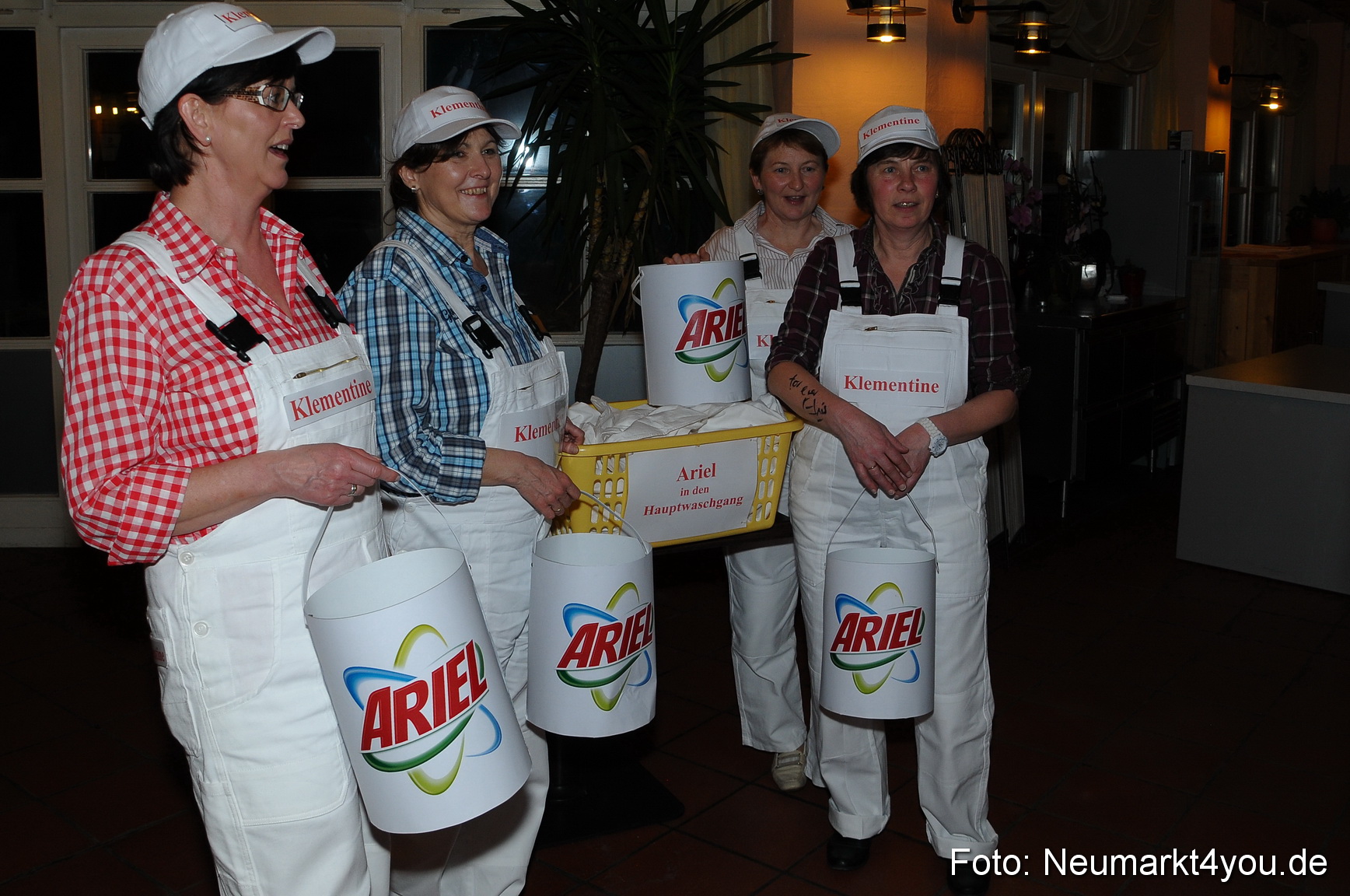 Weiberfasching Neumarkt 070213 0016