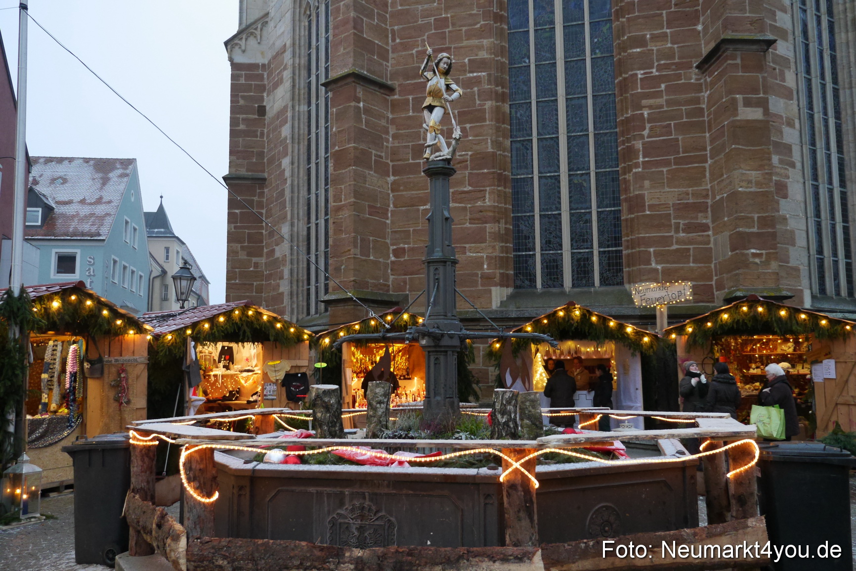 Weihnachtsmarkt Neumarkt 281113 0001
