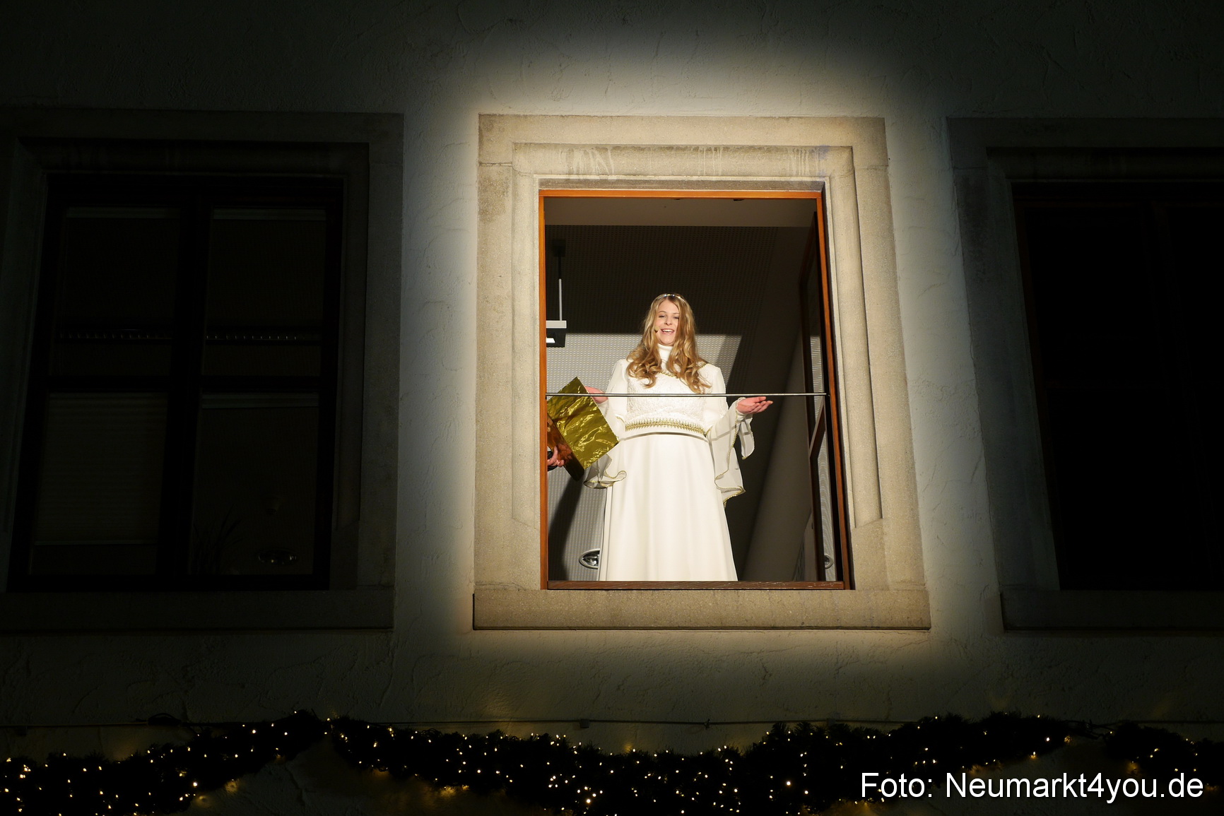 Weihnachtsmarkt Neumarkt 281113 0038