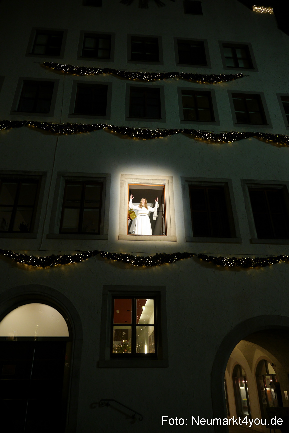 Weihnachtsmarkt Neumarkt 281113 0041