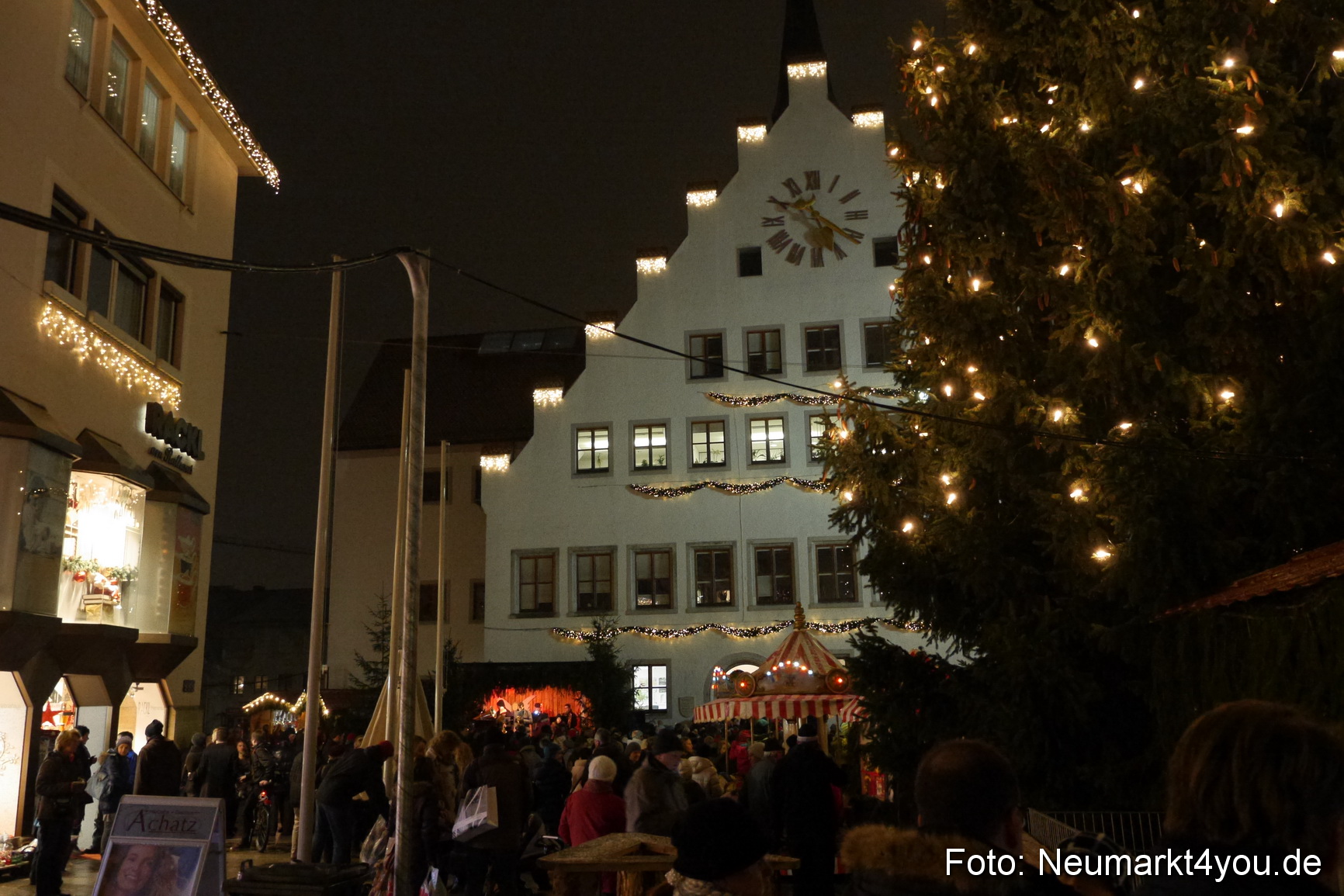 Weihnachtsmarkt Neumarkt 281113 0044