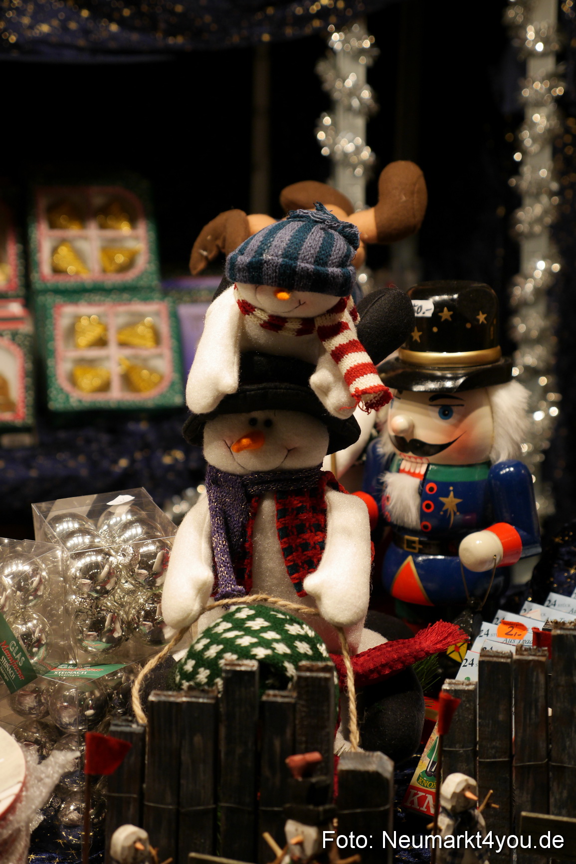 Weihnachtsmarkt Neumarkt 281113 0051