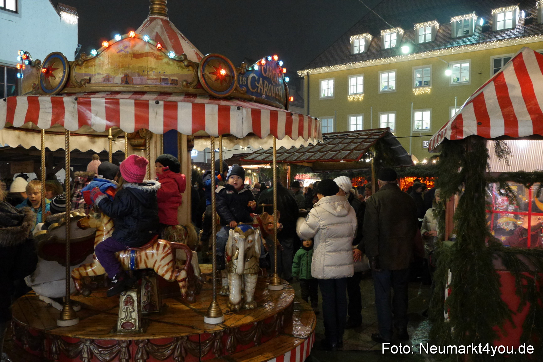Weihnachtsmarkt Neumarkt 281113 0052