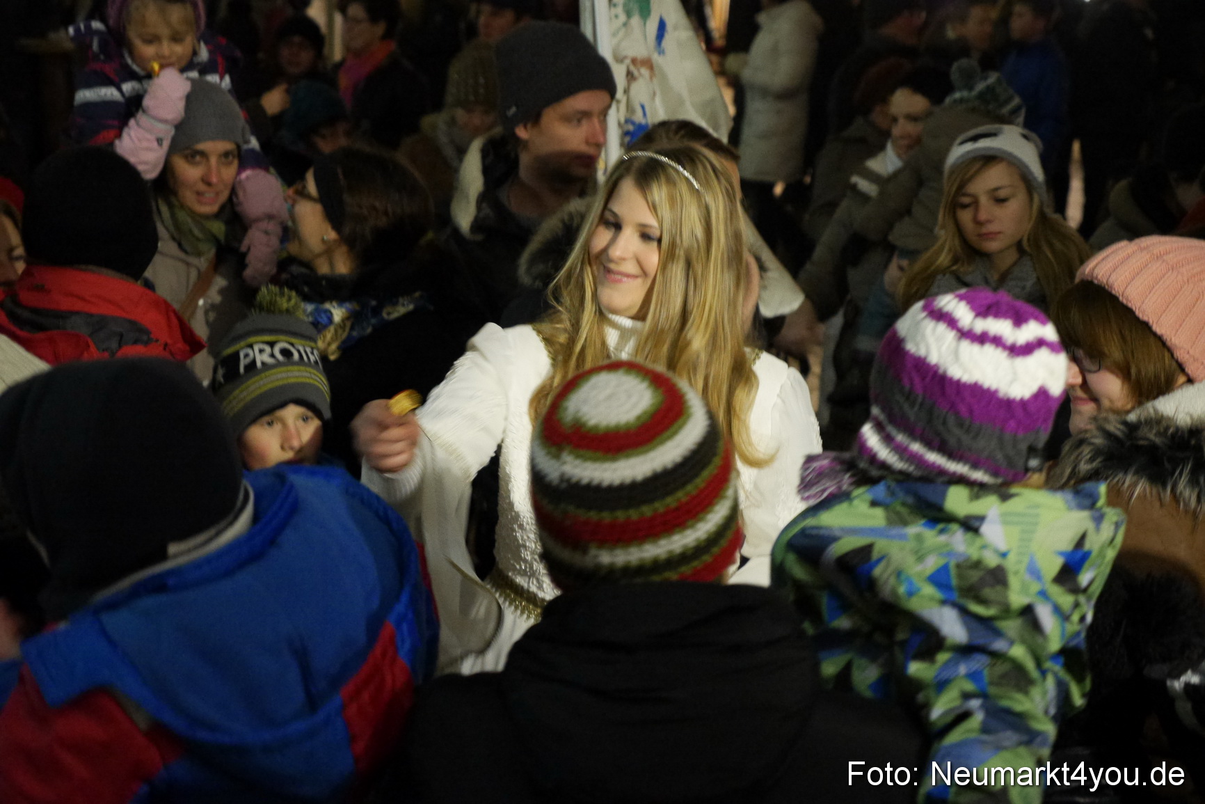 Weihnachtsmarkt Neumarkt 281113 0061