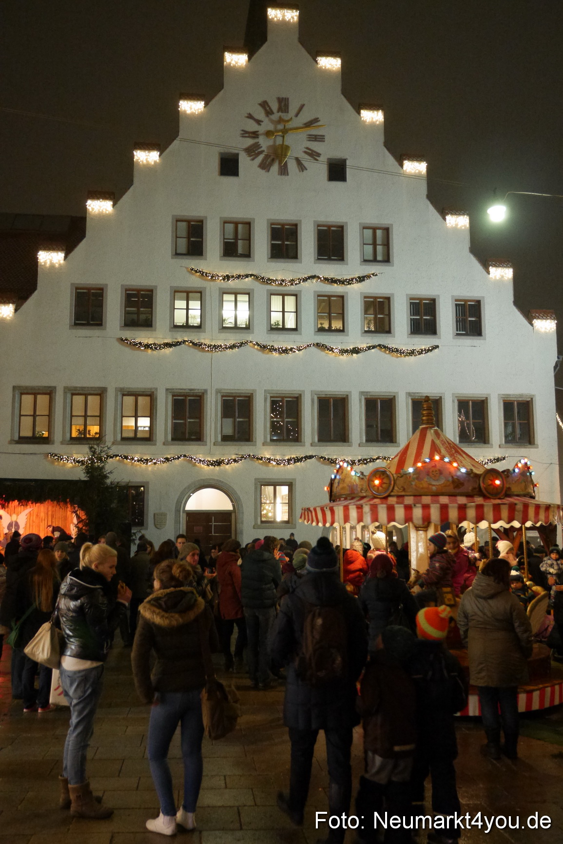 Weihnachtsmarkt Neumarkt 281113 0069