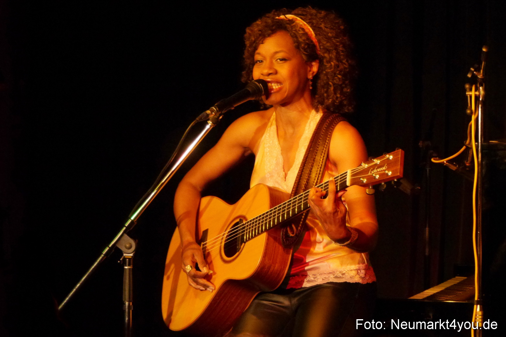 0056 Lisa Doby 300414