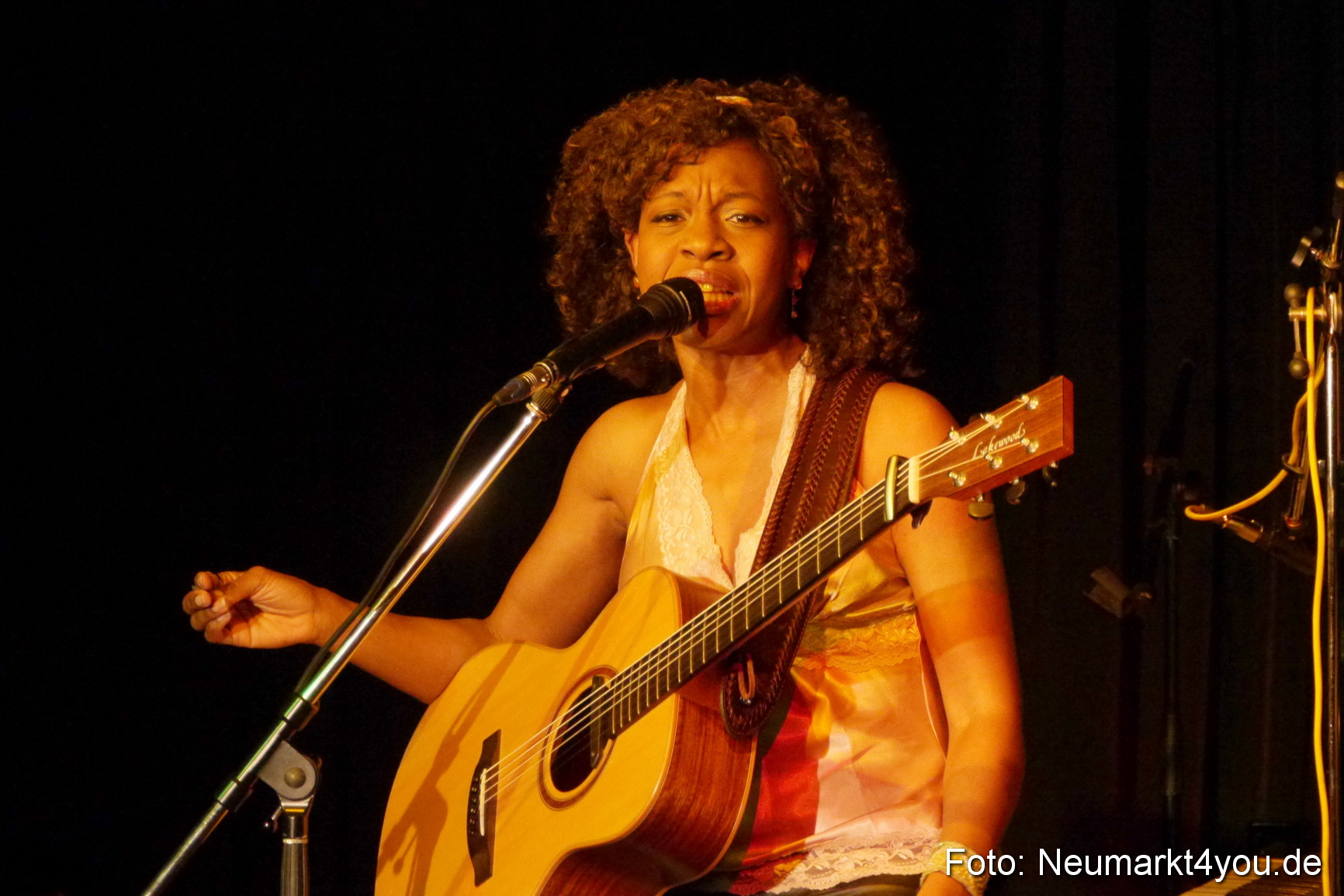 0061 Lisa Doby 300414