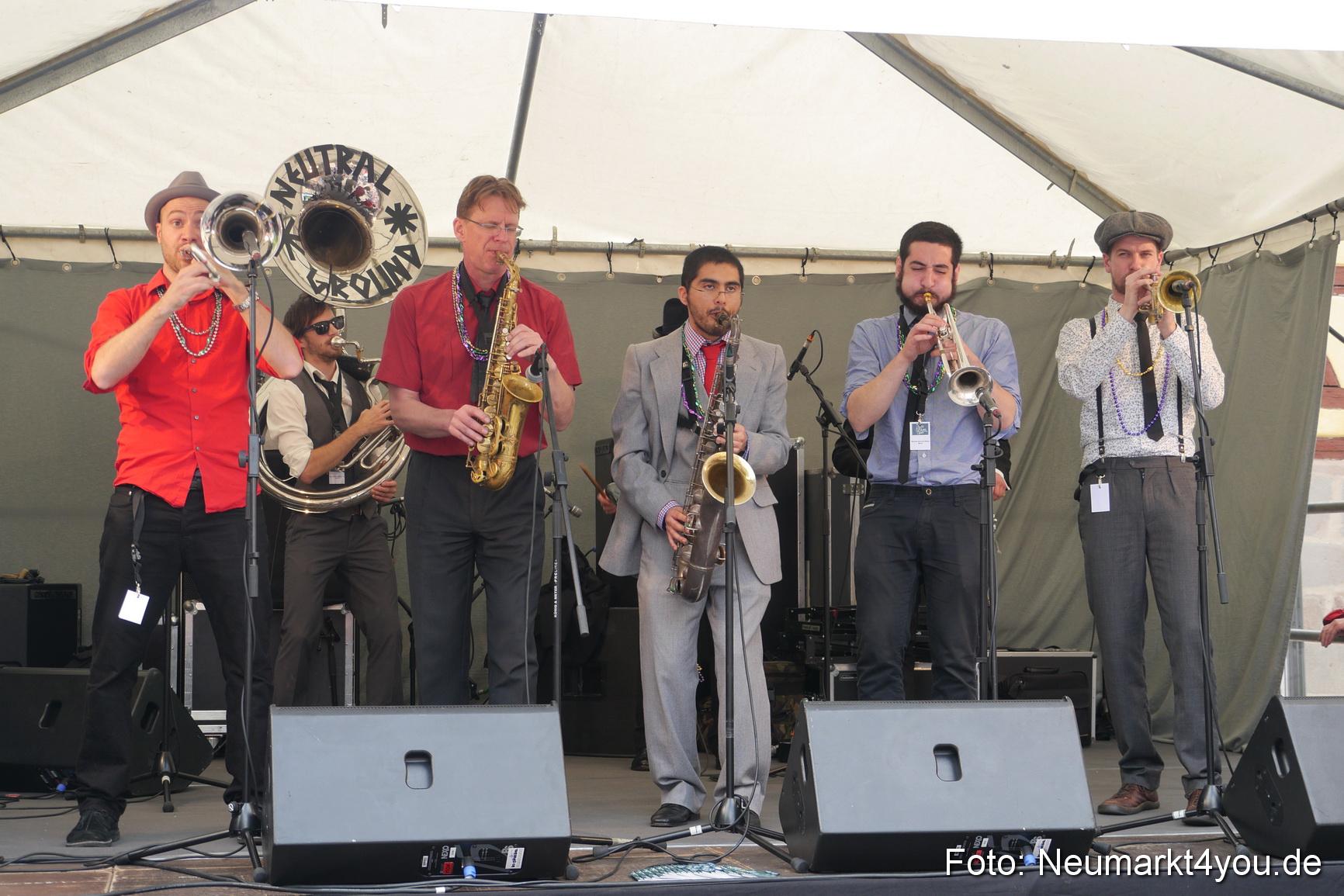 0098 Neutral Ground Brass Band 010515
