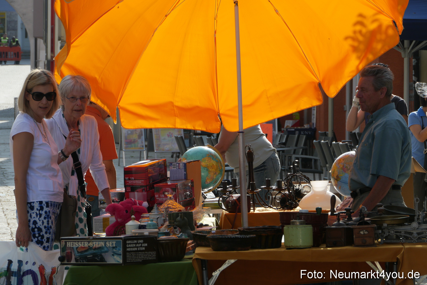 Altstadtflohmarkt Neumarkt 020814 0002