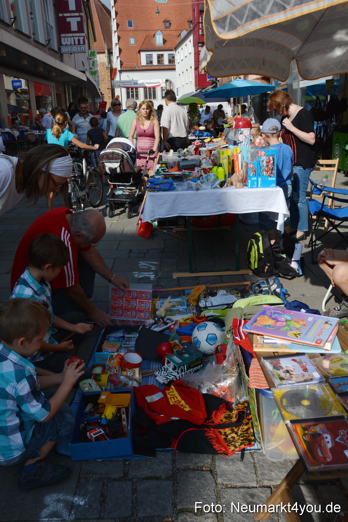 Altstadtflohmarkt Neumarkt 020814 0006
