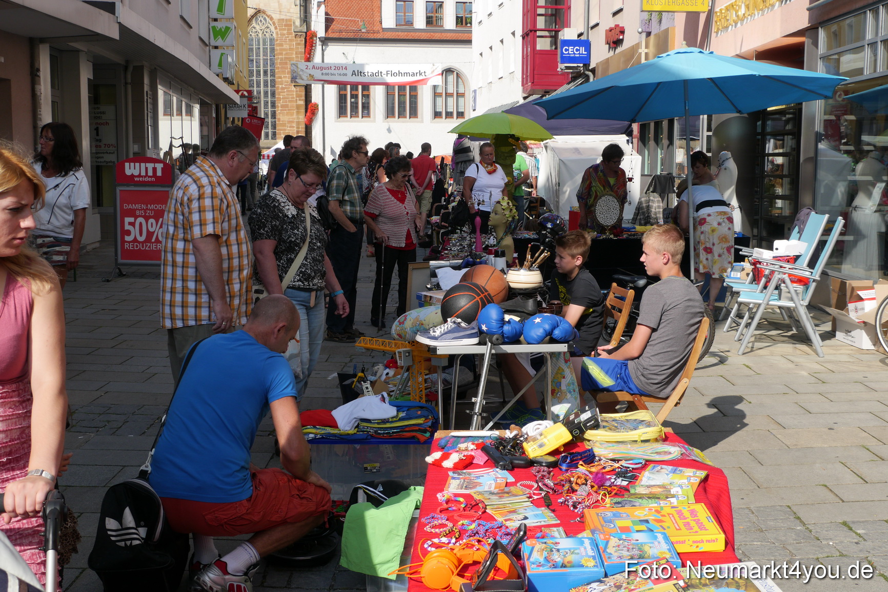 Altstadtflohmarkt Neumarkt 020814 0009