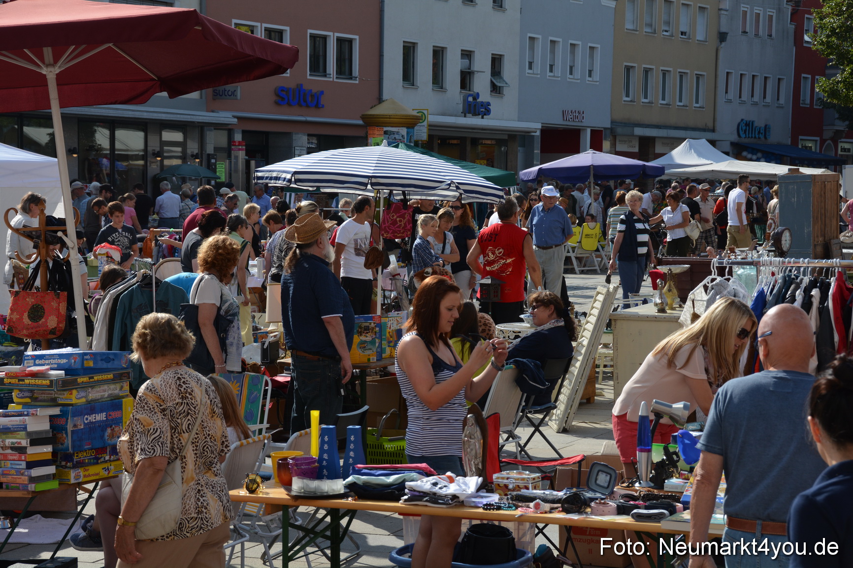 Altstadtflohmarkt Neumarkt 020814 0014