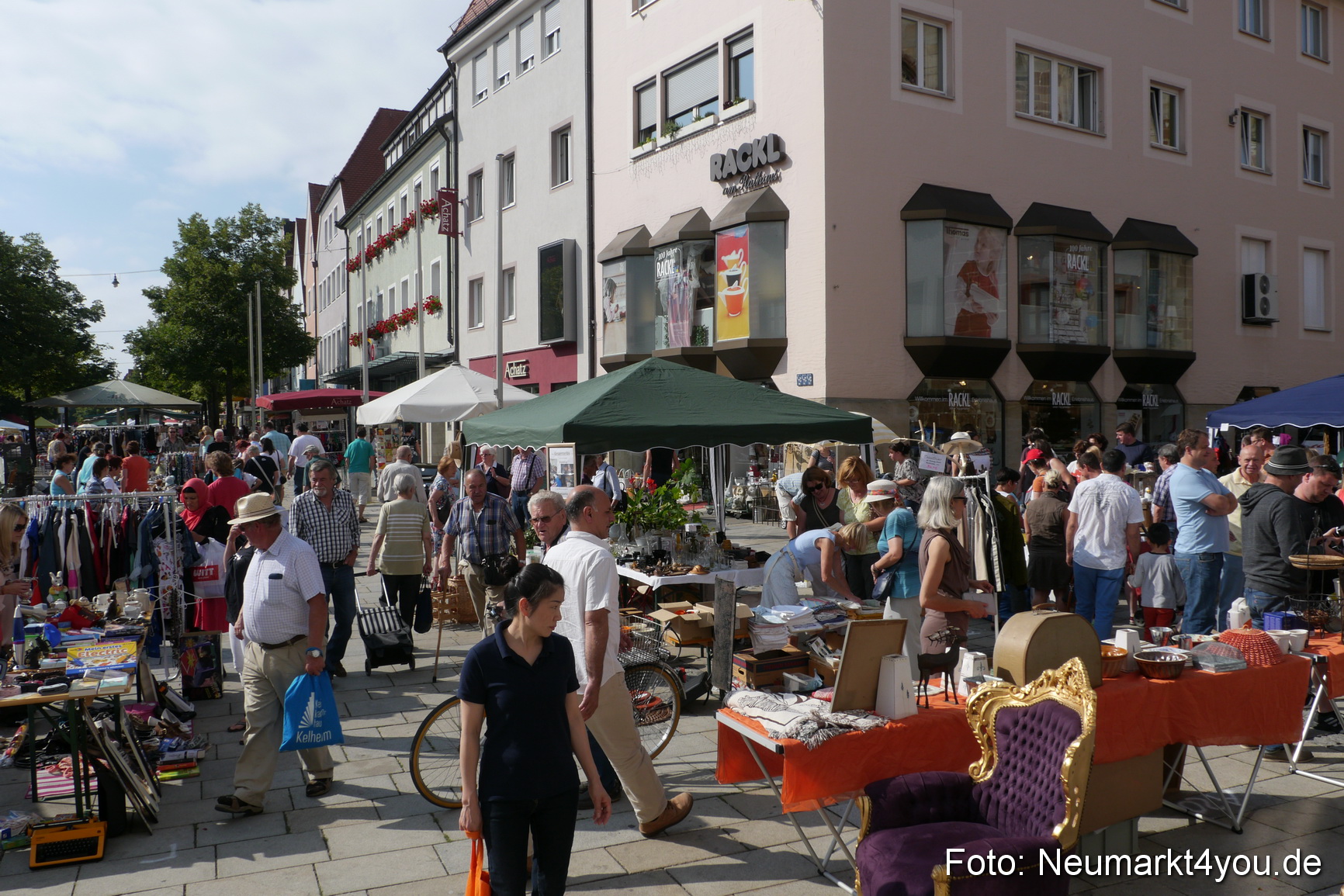 Altstadtflohmarkt Neumarkt 020814 0017