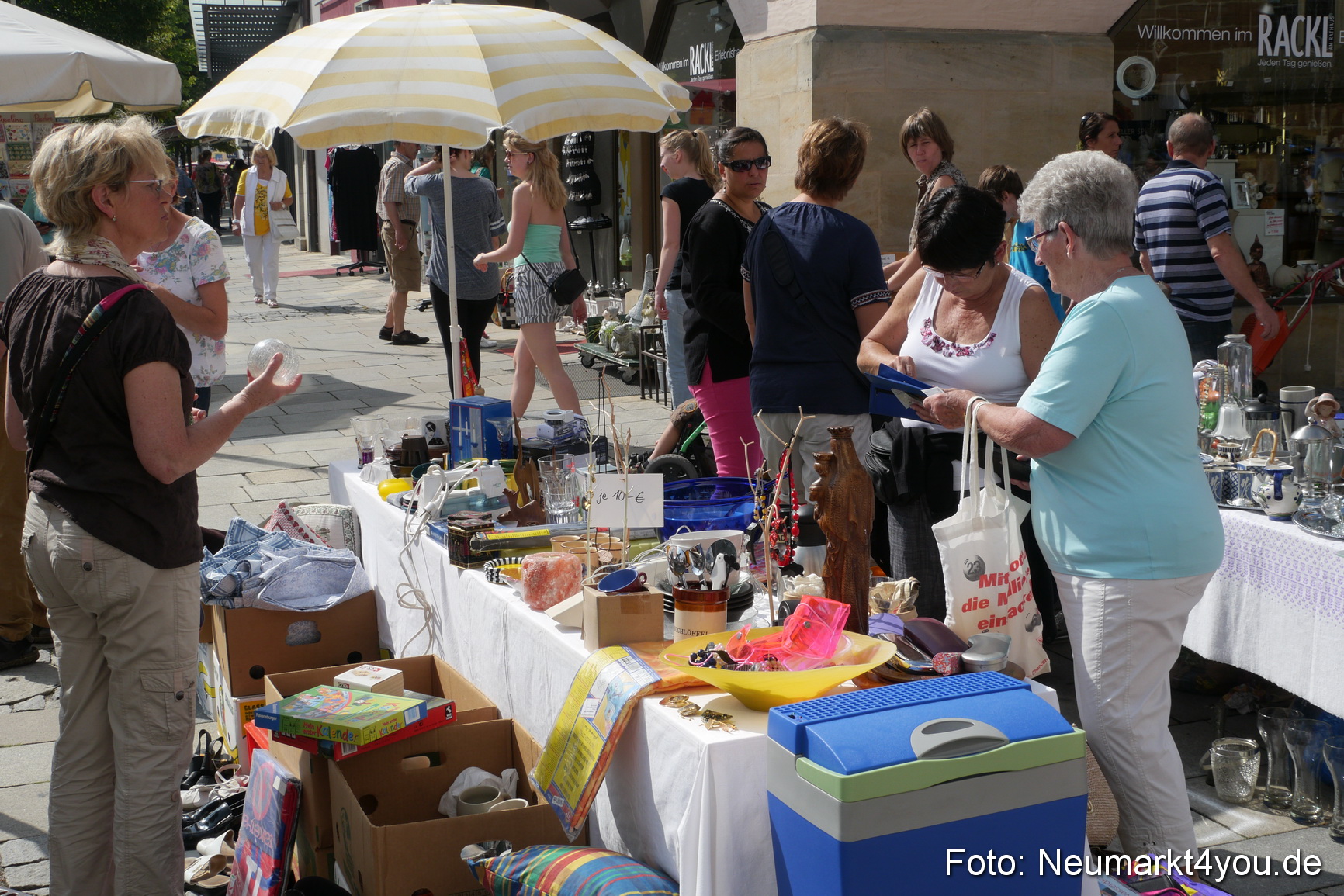 Altstadtflohmarkt Neumarkt 020814 0023