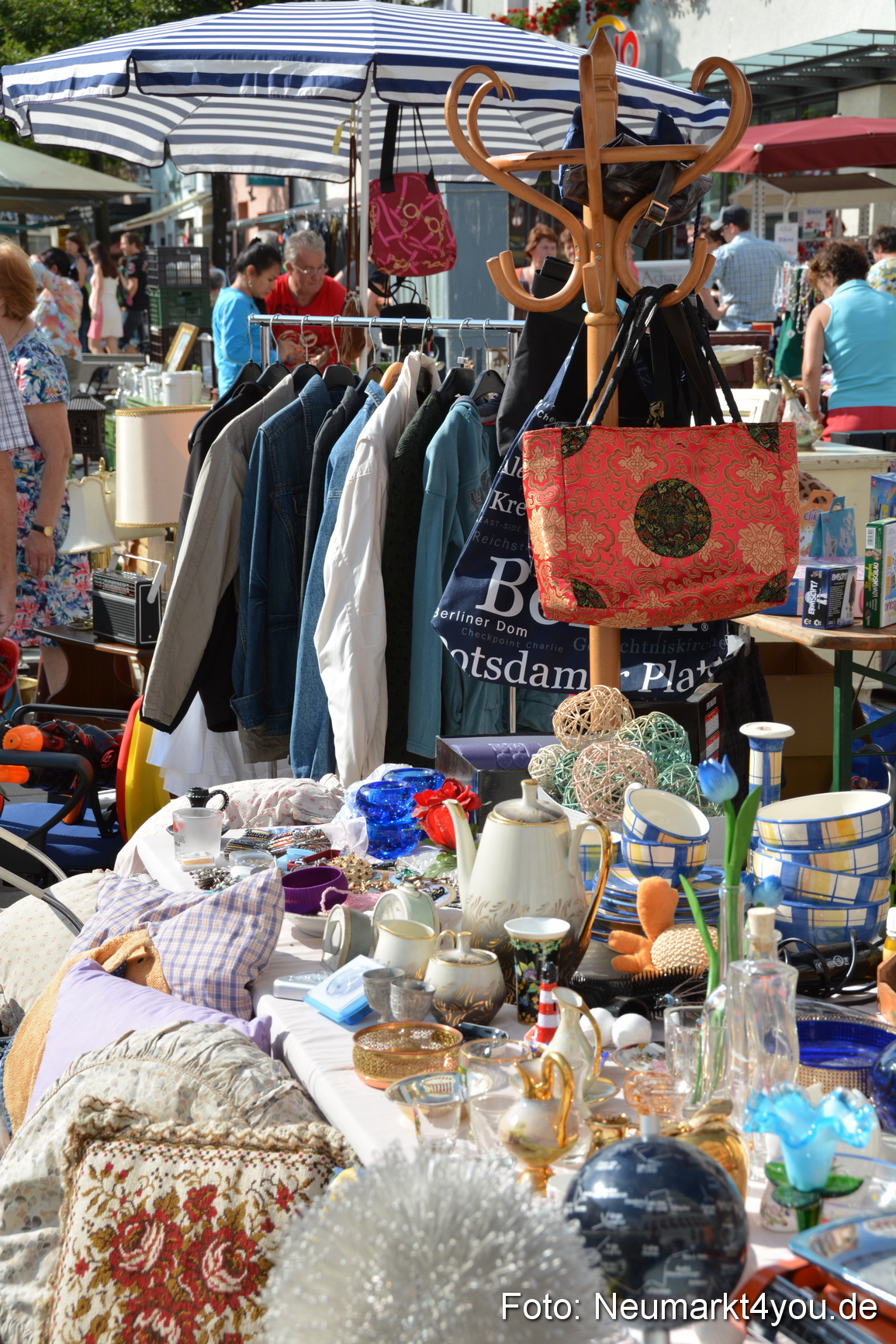 Altstadtflohmarkt Neumarkt 020814 0024