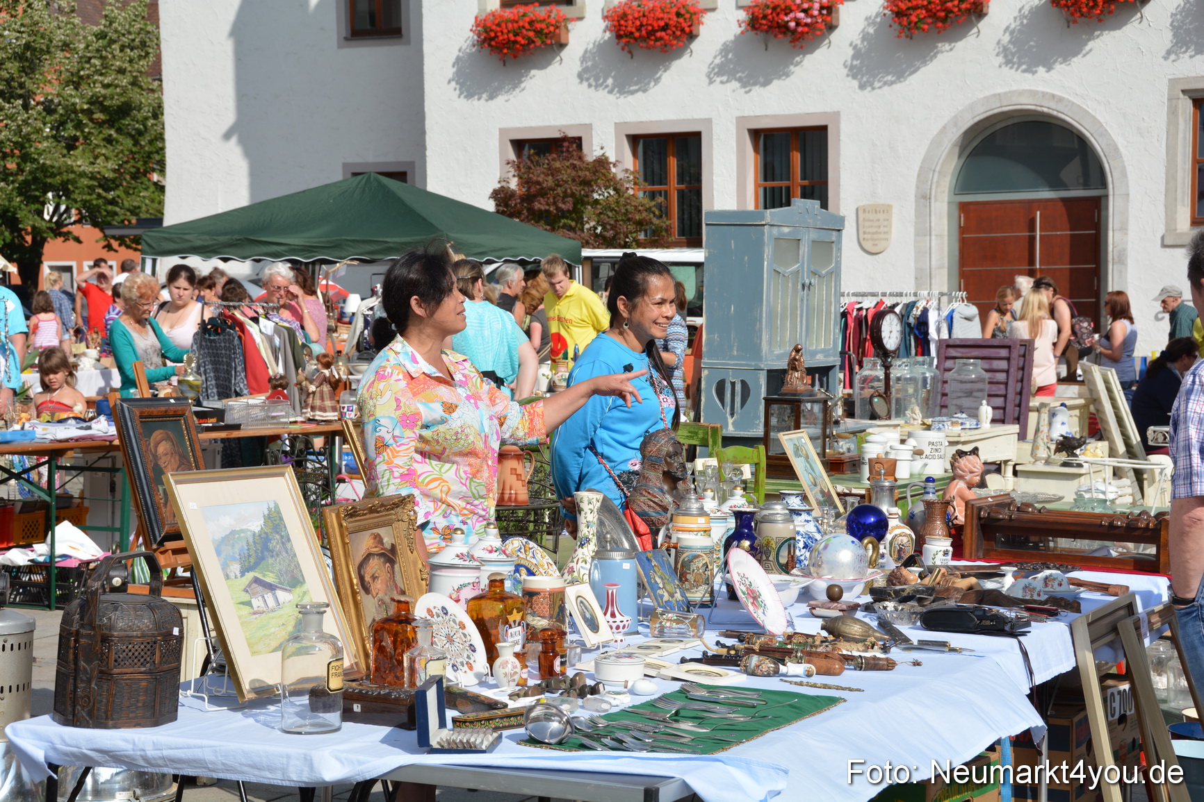 Altstadtflohmarkt Neumarkt 020814 0028