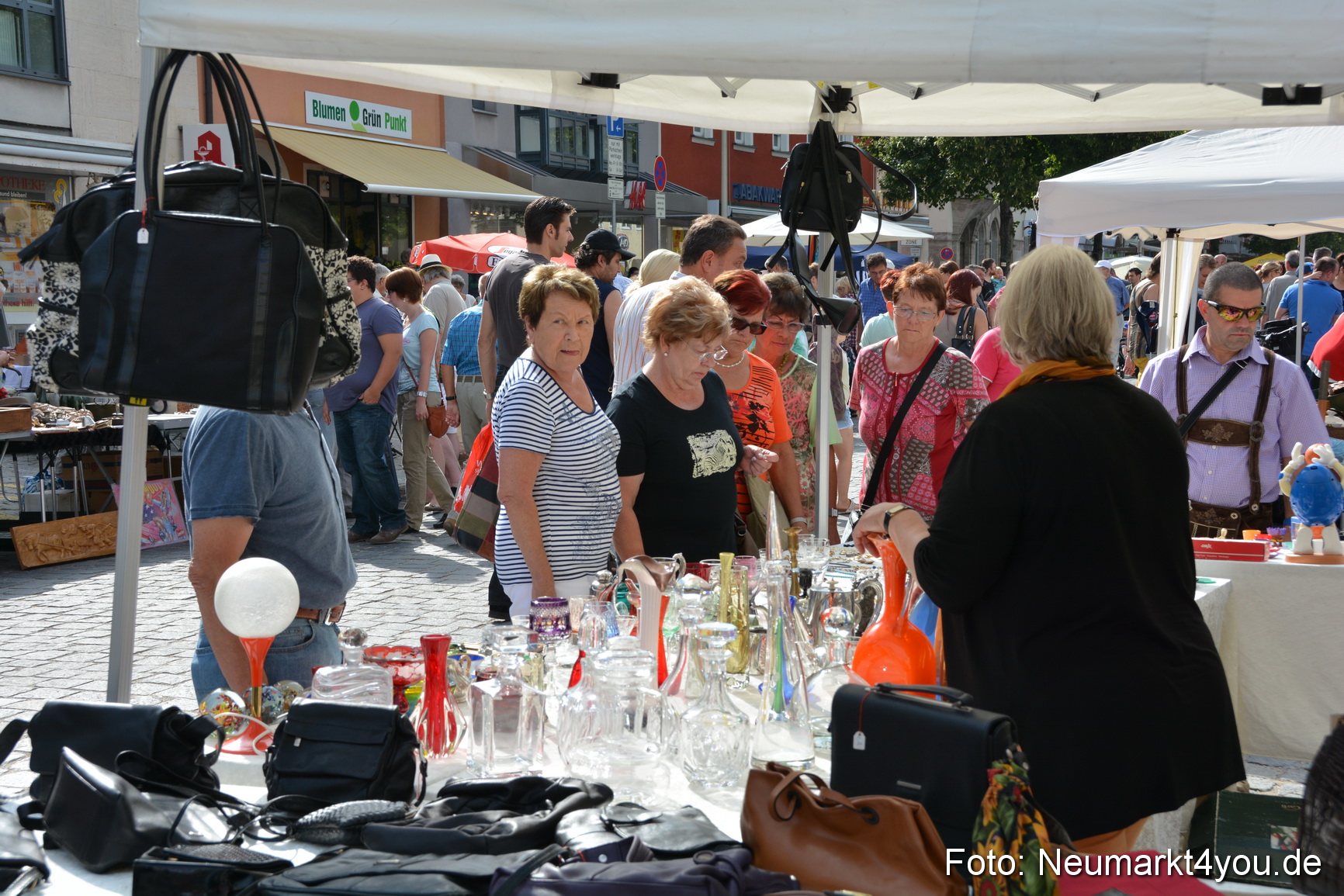 Altstadtflohmarkt Neumarkt 020814 0039