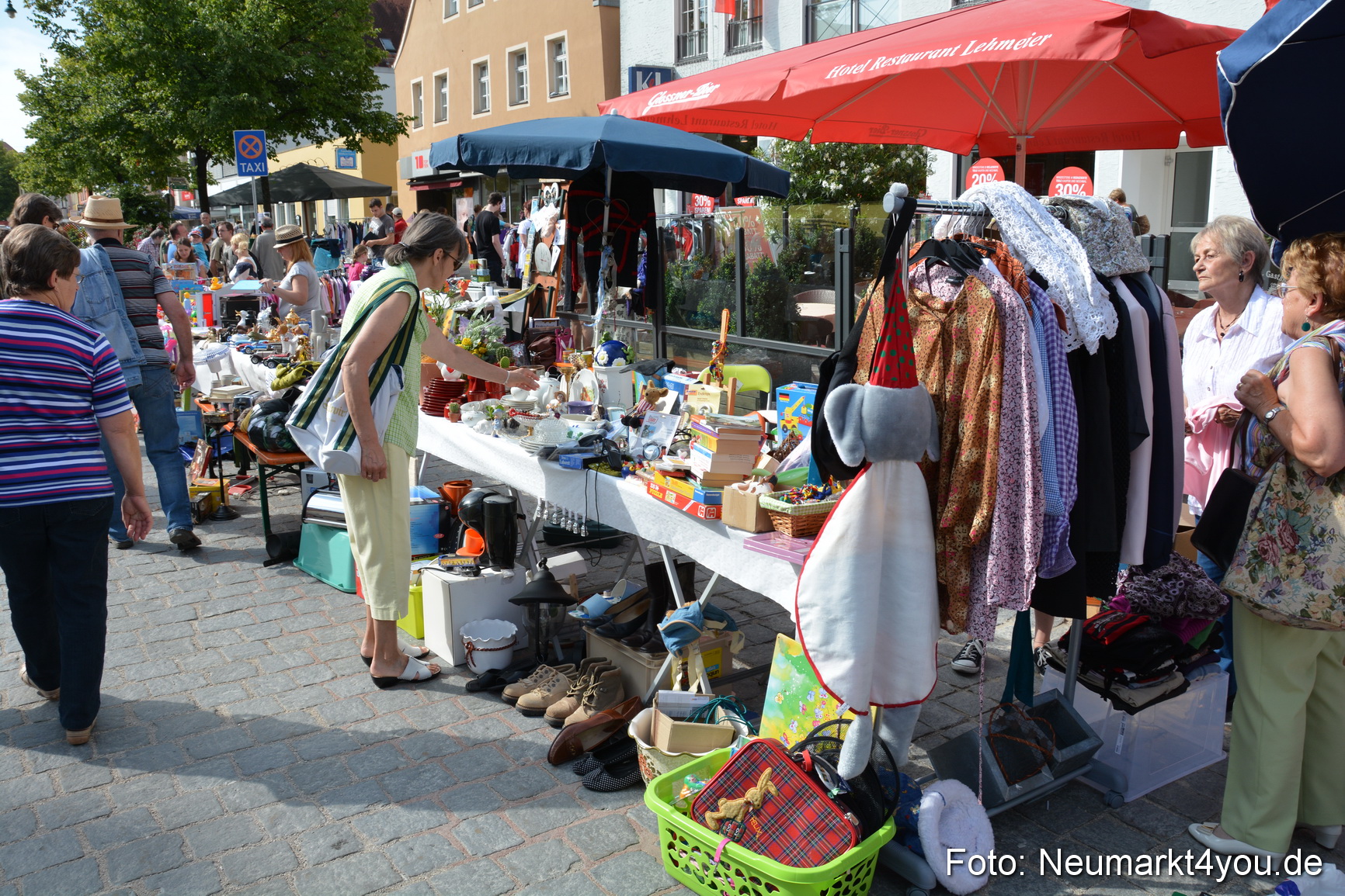 Altstadtflohmarkt Neumarkt 020814 0040