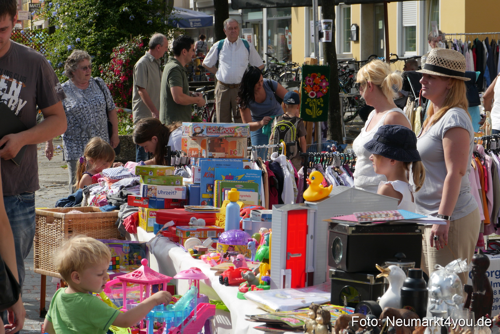 Altstadtflohmarkt Neumarkt 020814 0043