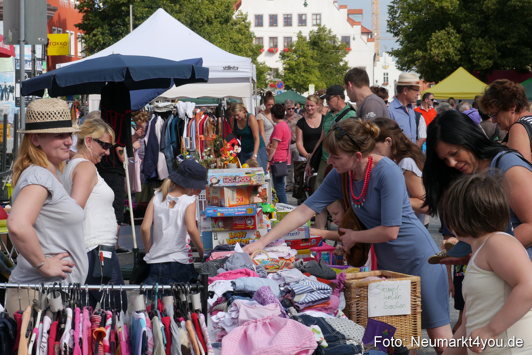 Altstadtflohmarkt Neumarkt 020814 0044