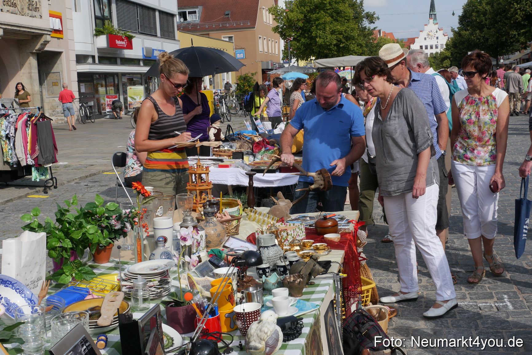 Altstadtflohmarkt Neumarkt 020814 0046