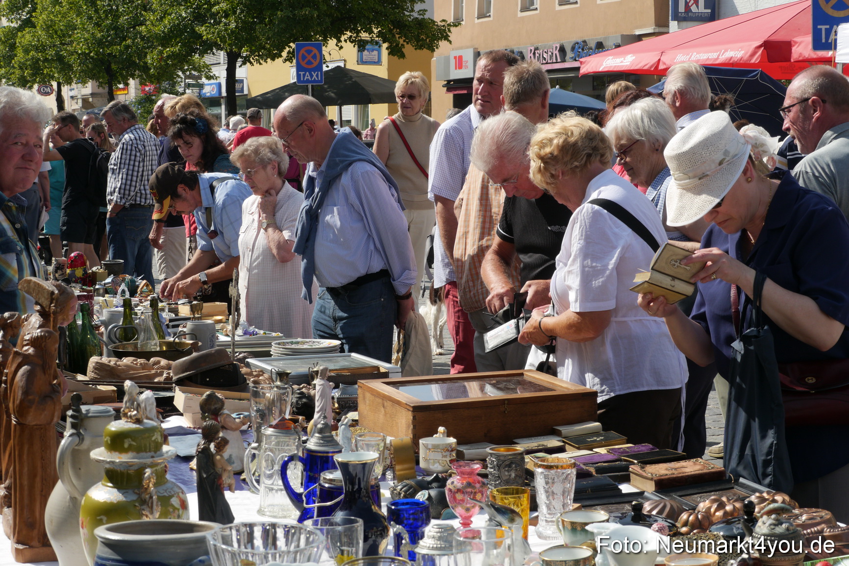 Altstadtflohmarkt Neumarkt 020814 0067