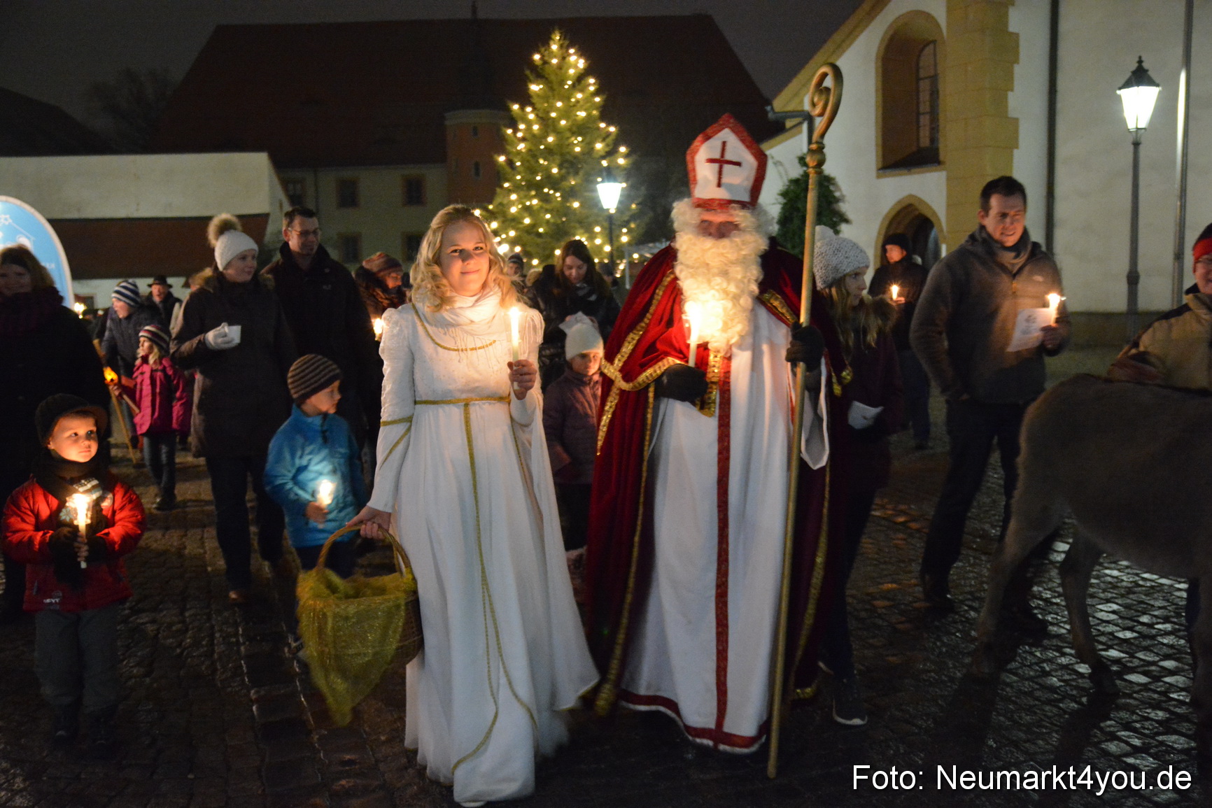 Lichterzug zum Weihnachtsmarkt 061214 0004