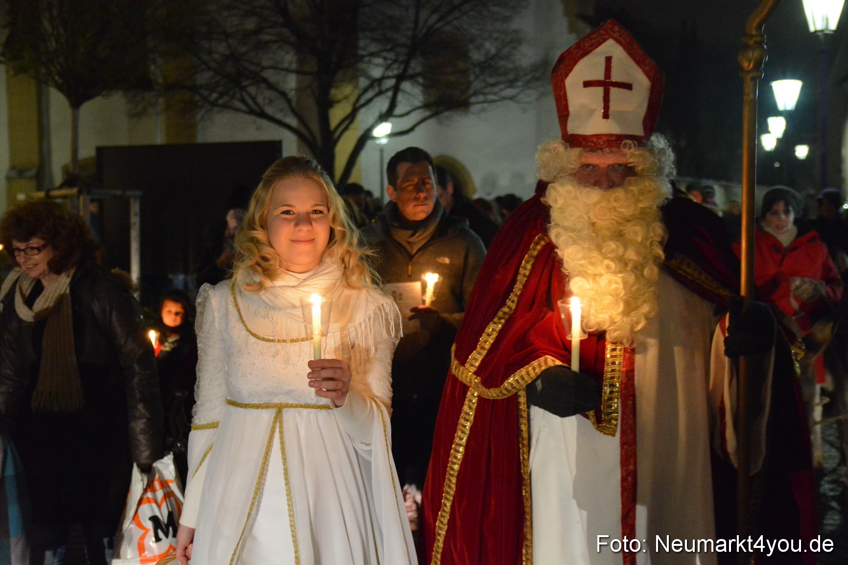 Lichterzug zum Weihnachtsmarkt 061214 0005