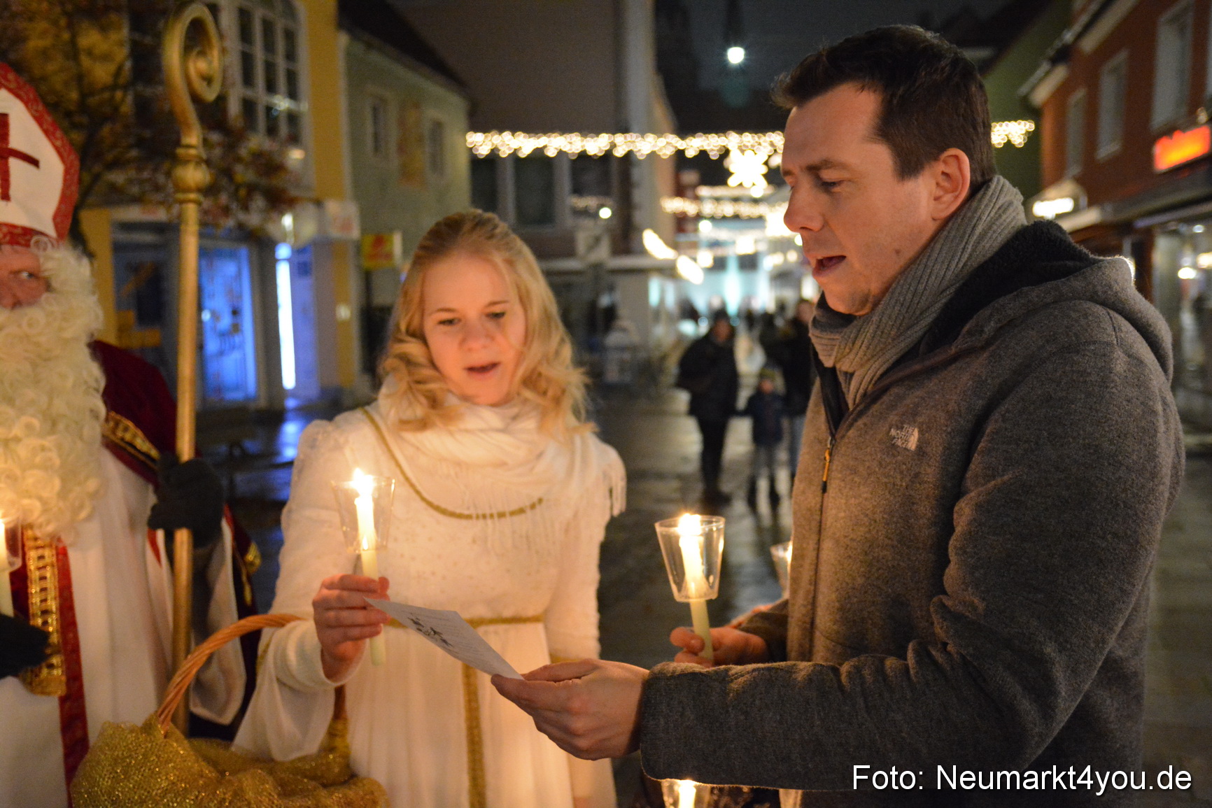 Lichterzug zum Weihnachtsmarkt 061214 0010