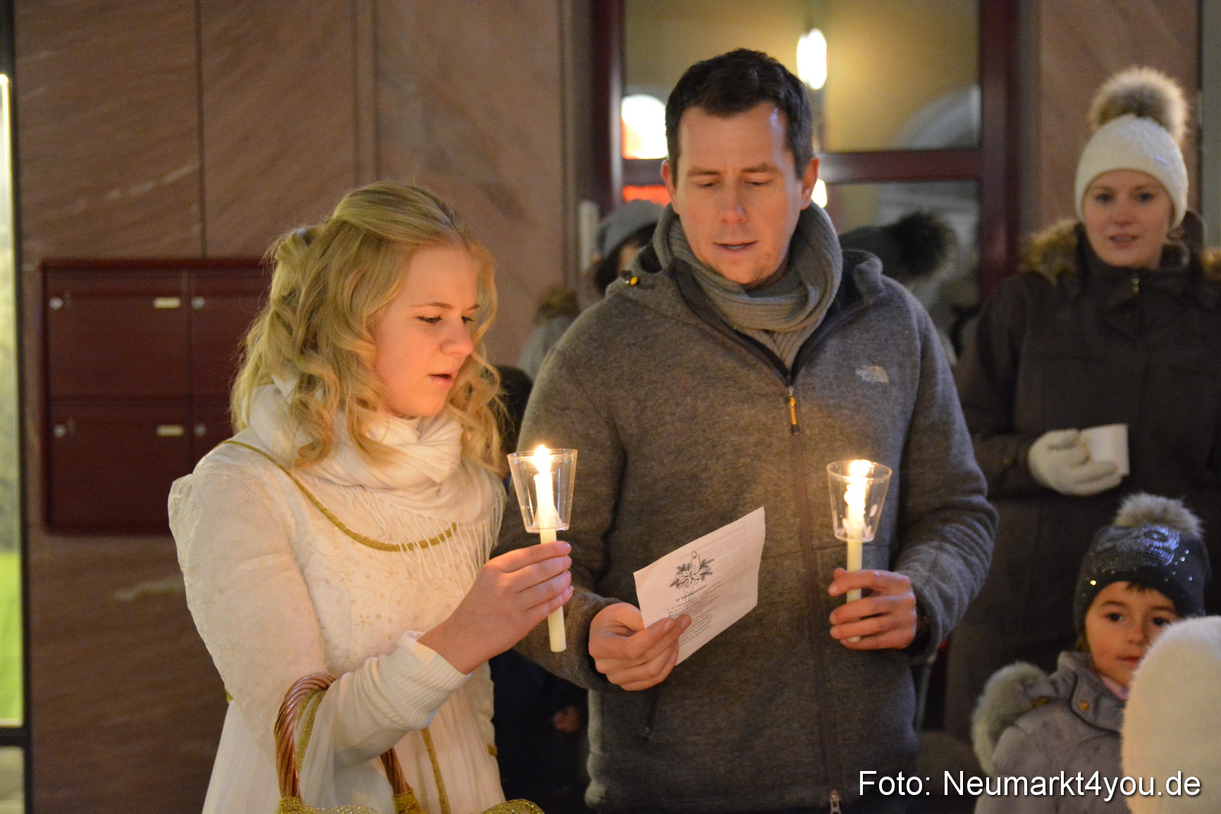 Lichterzug zum Weihnachtsmarkt 061214 0014