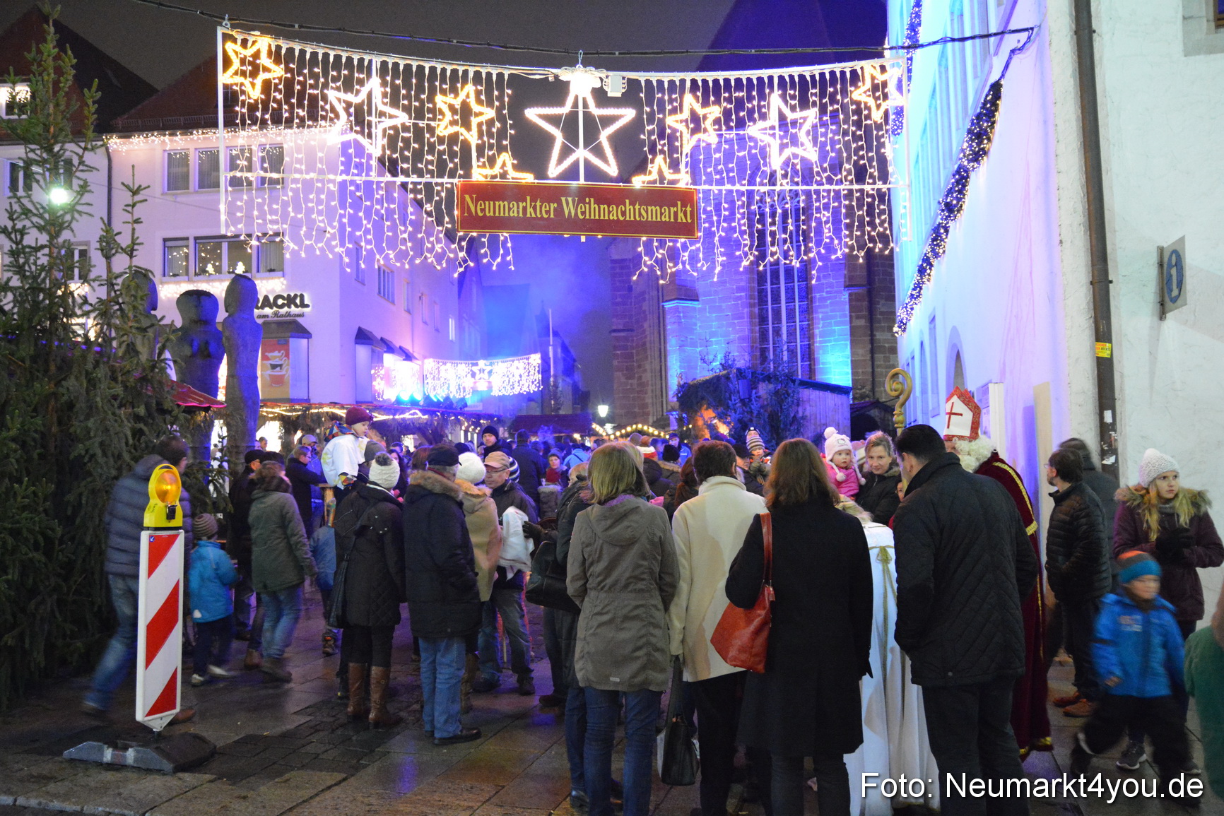 Lichterzug zum Weihnachtsmarkt 061214 0018