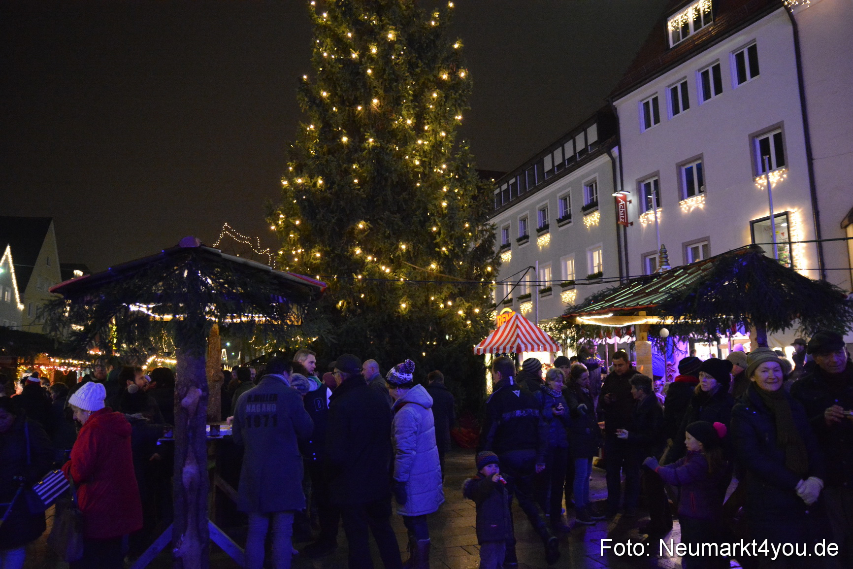 Lichterzug zum Weihnachtsmarkt 061214 0023