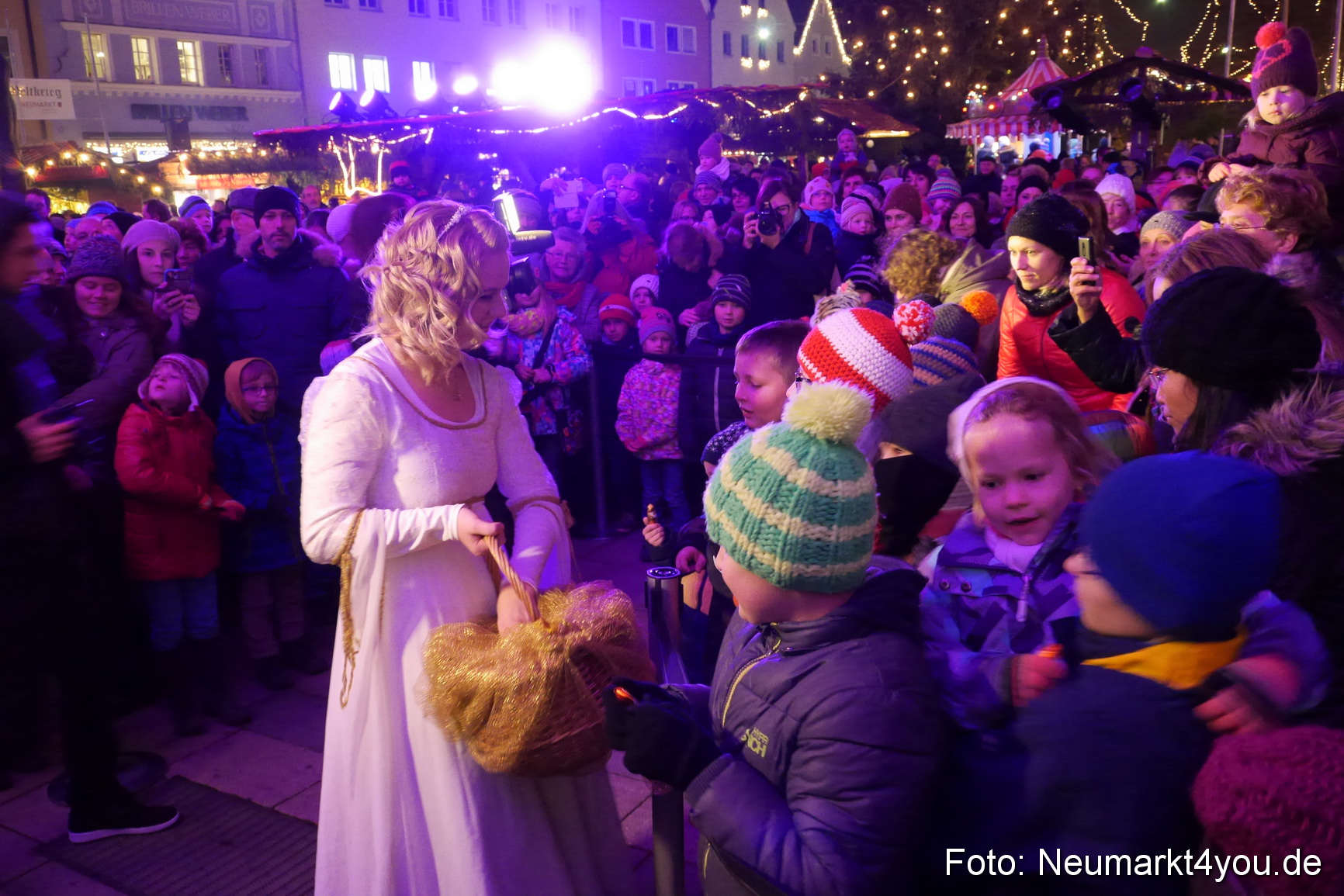 Weihnachtsmarkt Neumarkt 2014 0052