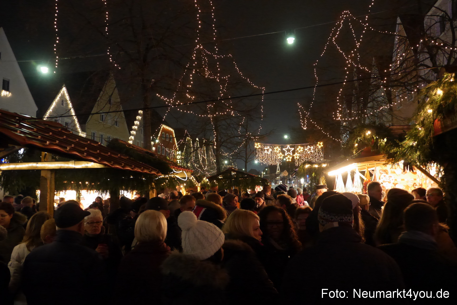 Weihnachtsmarkt Neumarkt 2014 0113