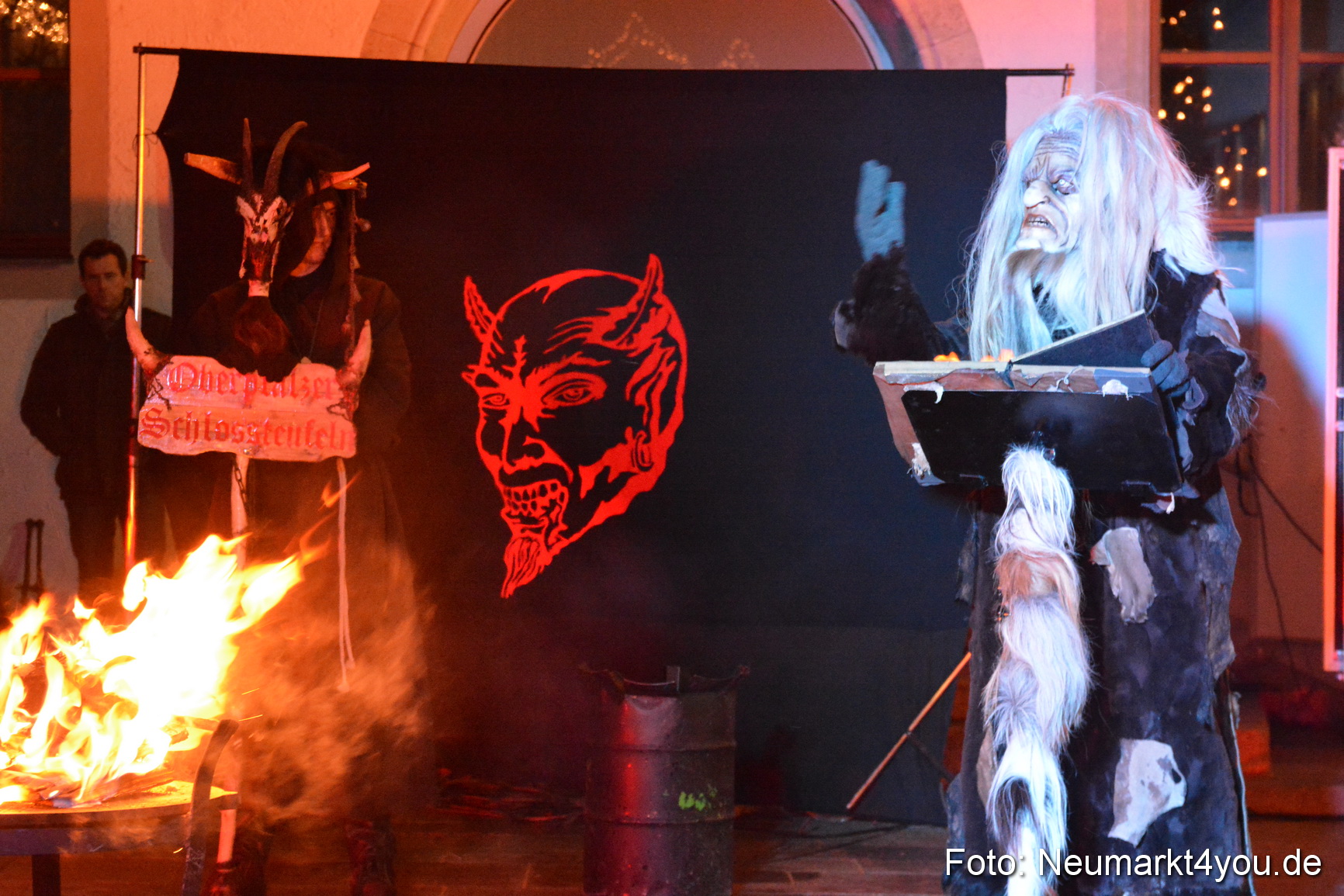 Weihnachtsmarkt Neumarkt 2014 0327