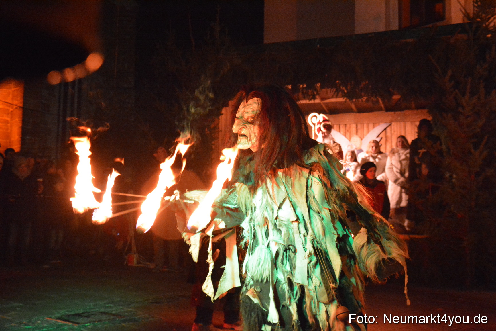Weihnachtsmarkt Neumarkt 2014 0339