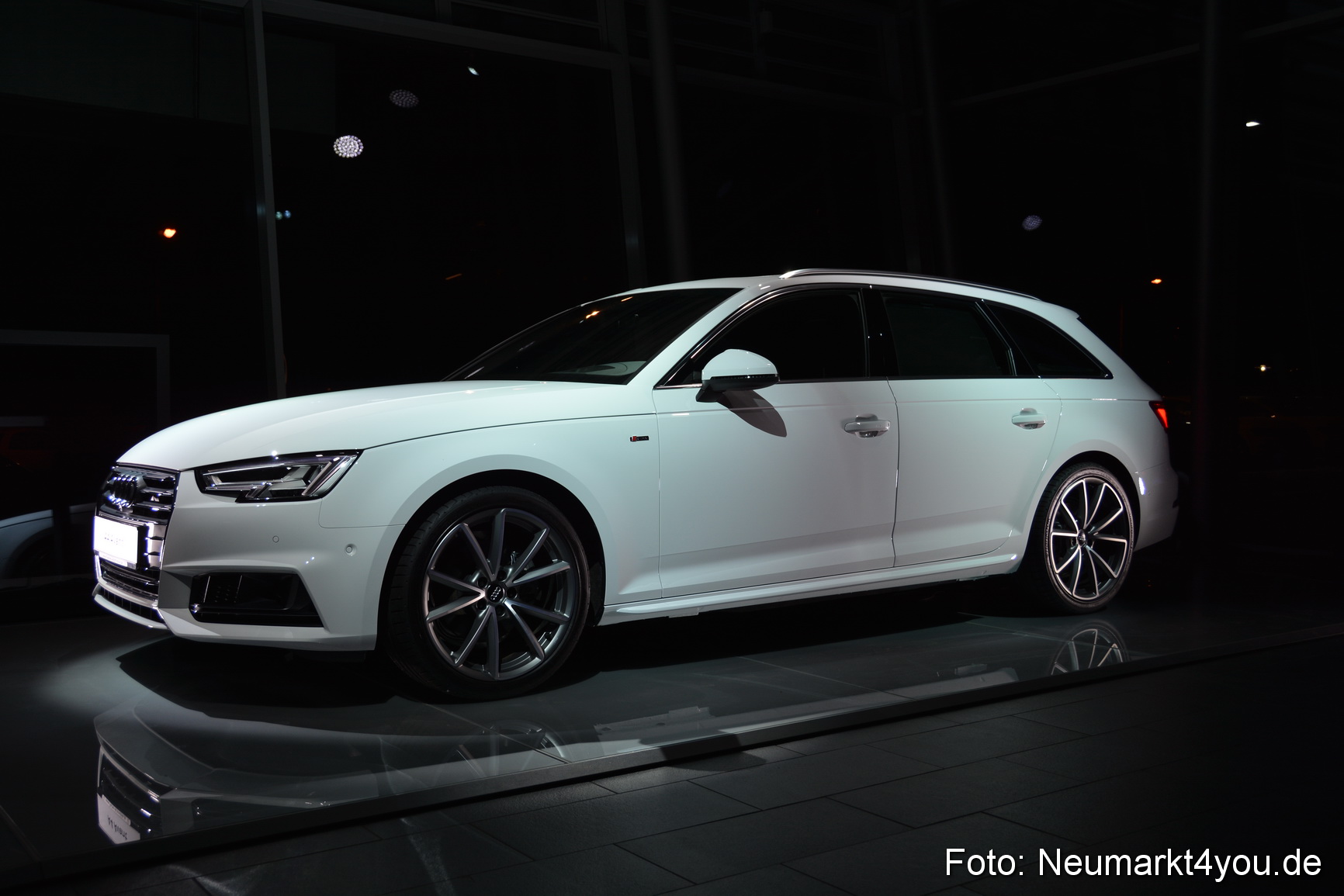 Audi A4 Premiere Autohaus fischer 131115 0072