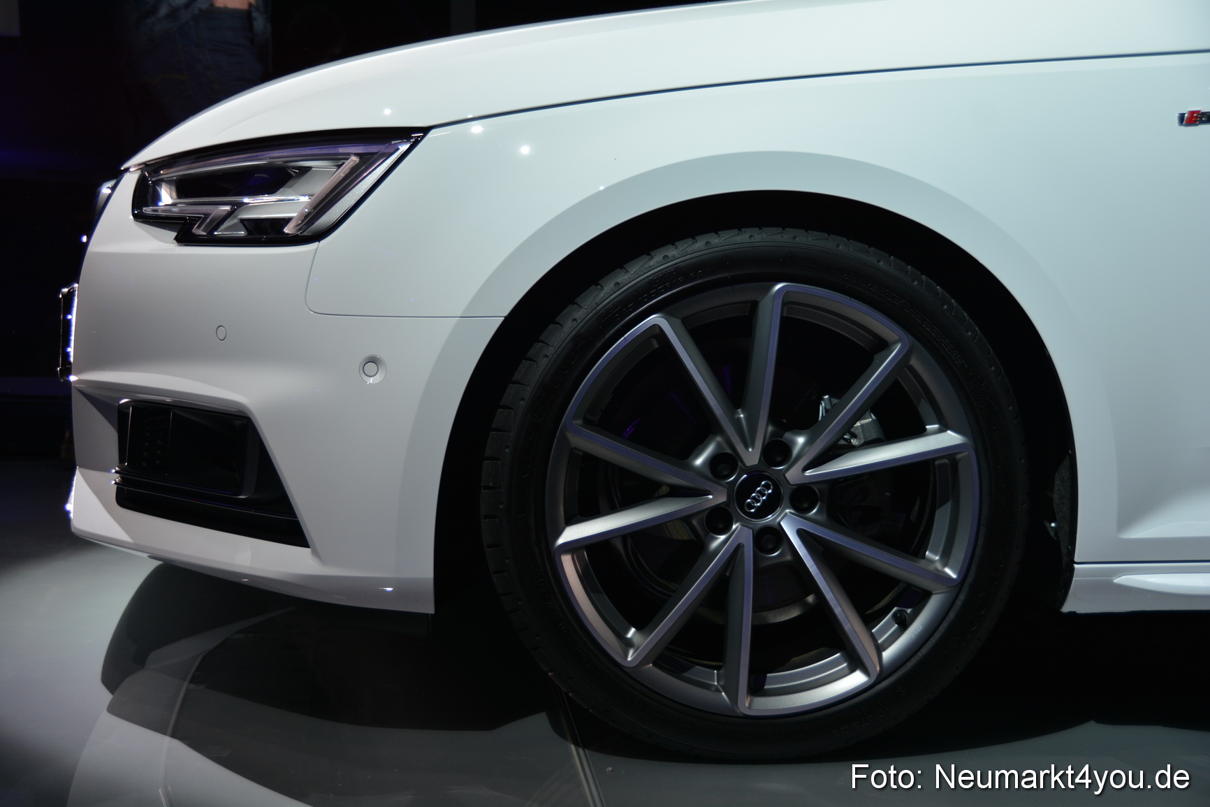 Audi A4 Premiere Autohaus fischer 131115 0081