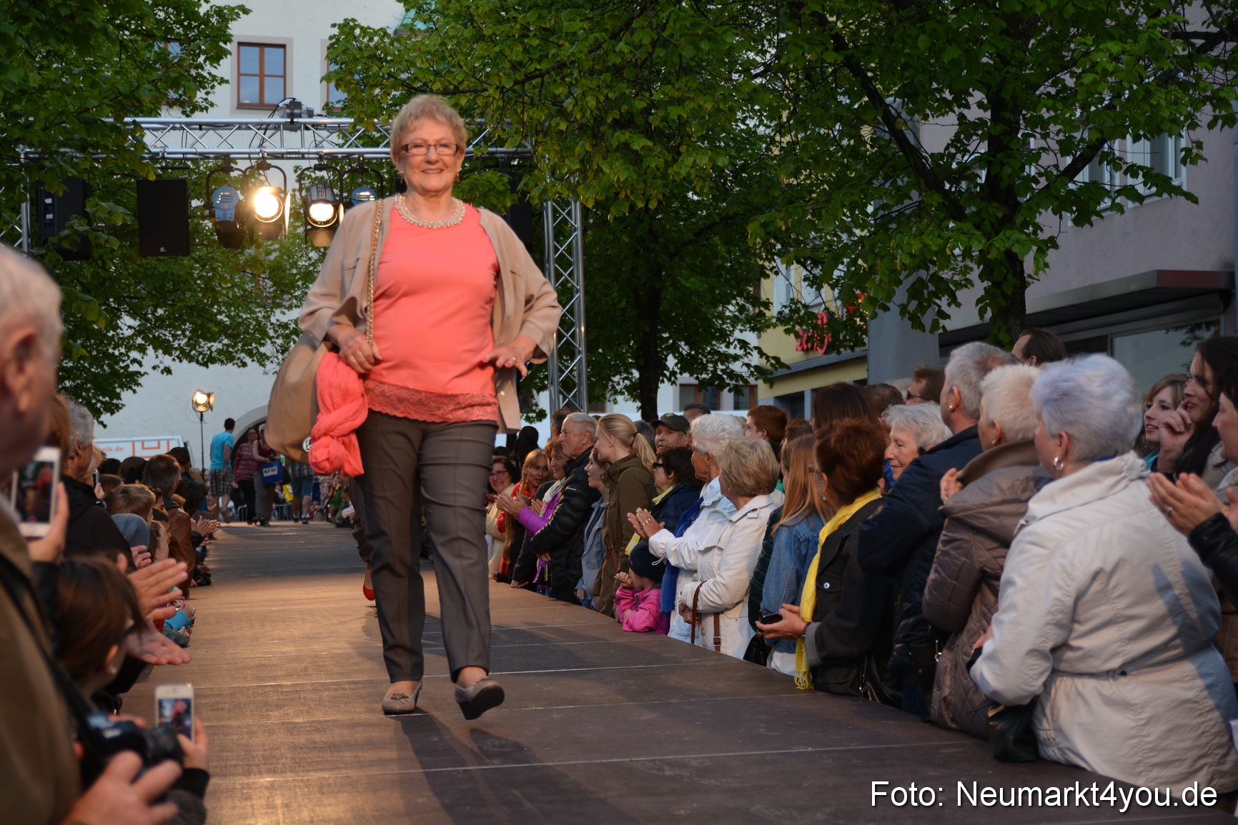 Modenschau Nacht der Sinne Neumarkt 090515 0008