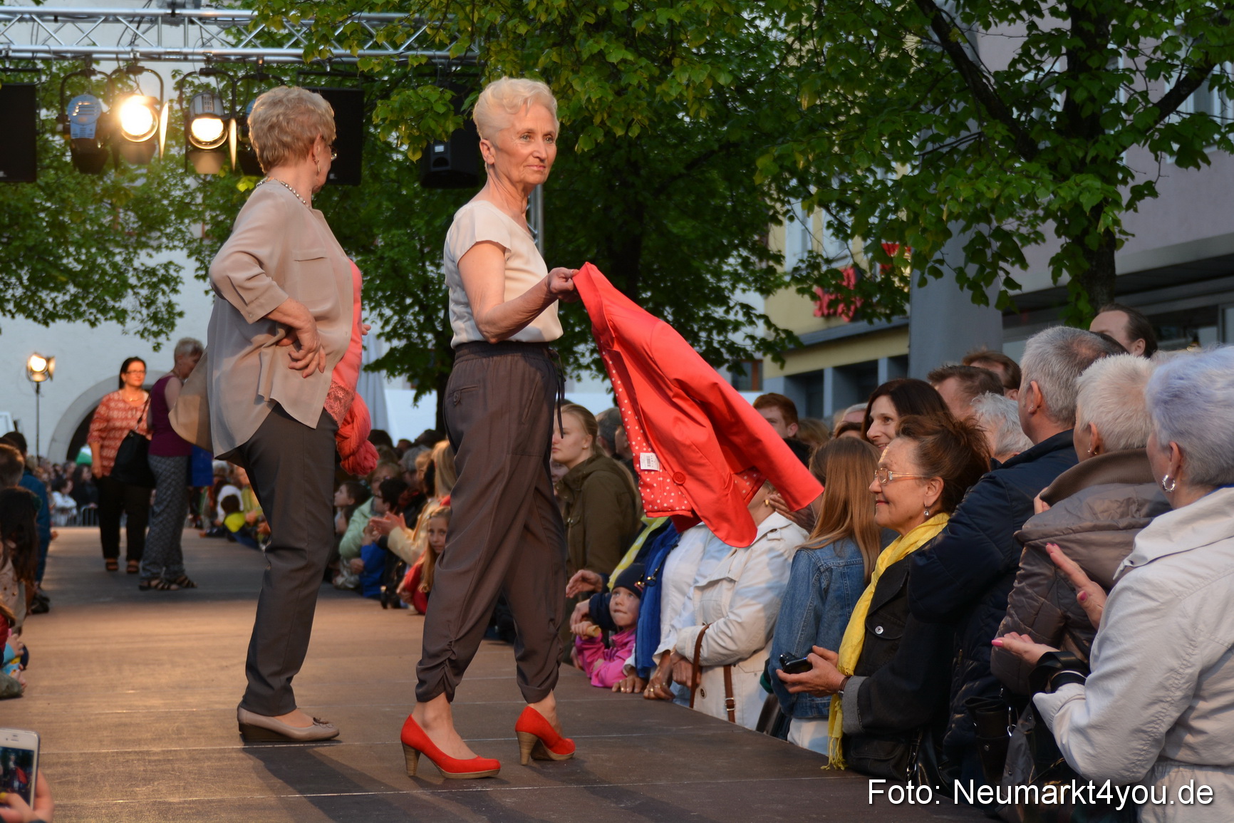 Modenschau Nacht der Sinne Neumarkt 090515 0010