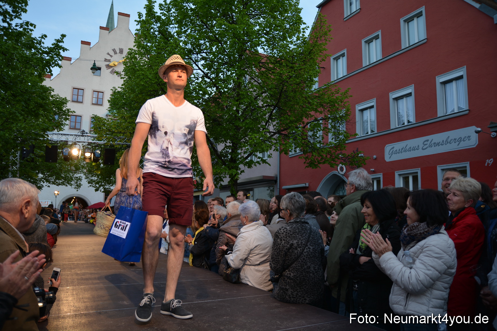 Modenschau Nacht der Sinne Neumarkt 090515 0017