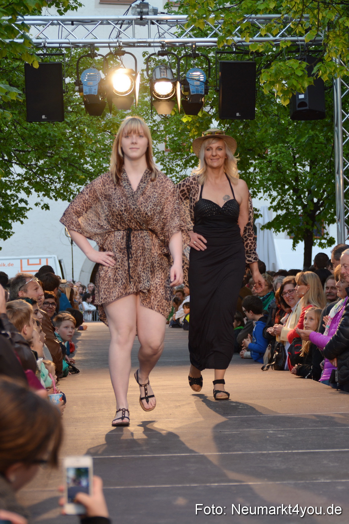 Modenschau Nacht der Sinne Neumarkt 090515 0019