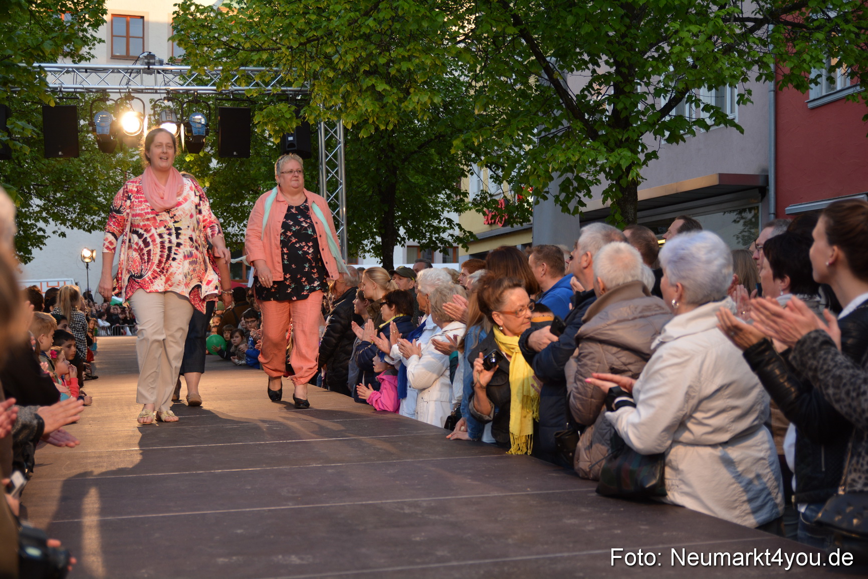 Modenschau Nacht der Sinne Neumarkt 090515 0037