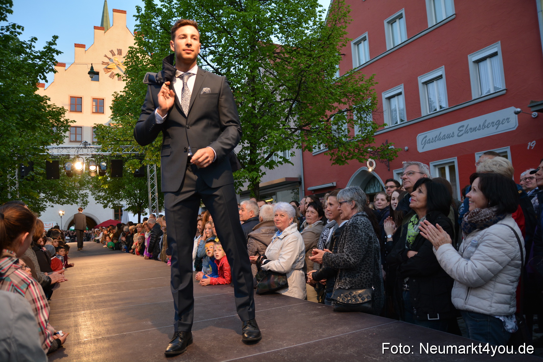 Modenschau Nacht der Sinne Neumarkt 090515 0053