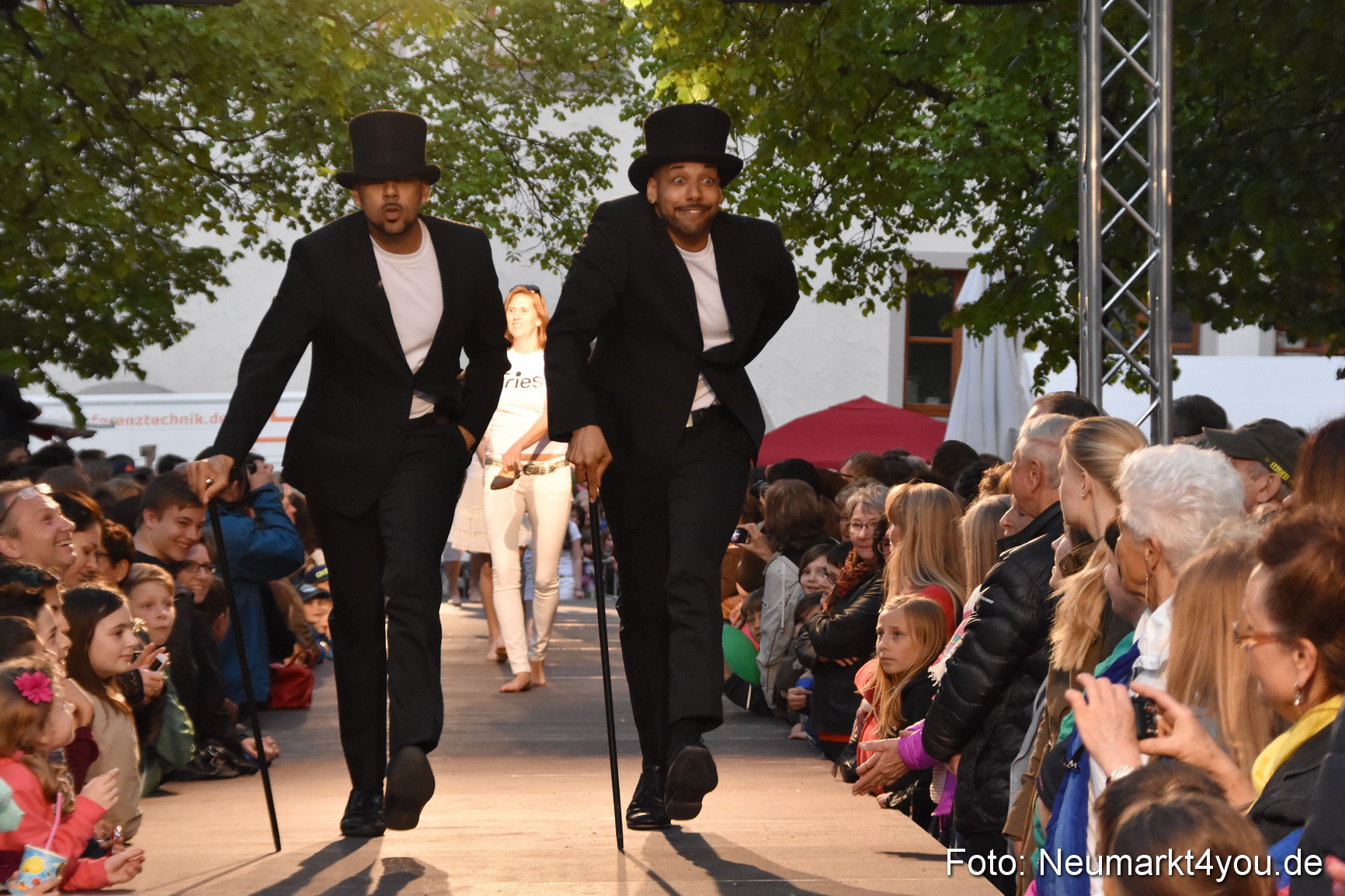 Modenschau Nacht der Sinne Neumarkt 090515 0054